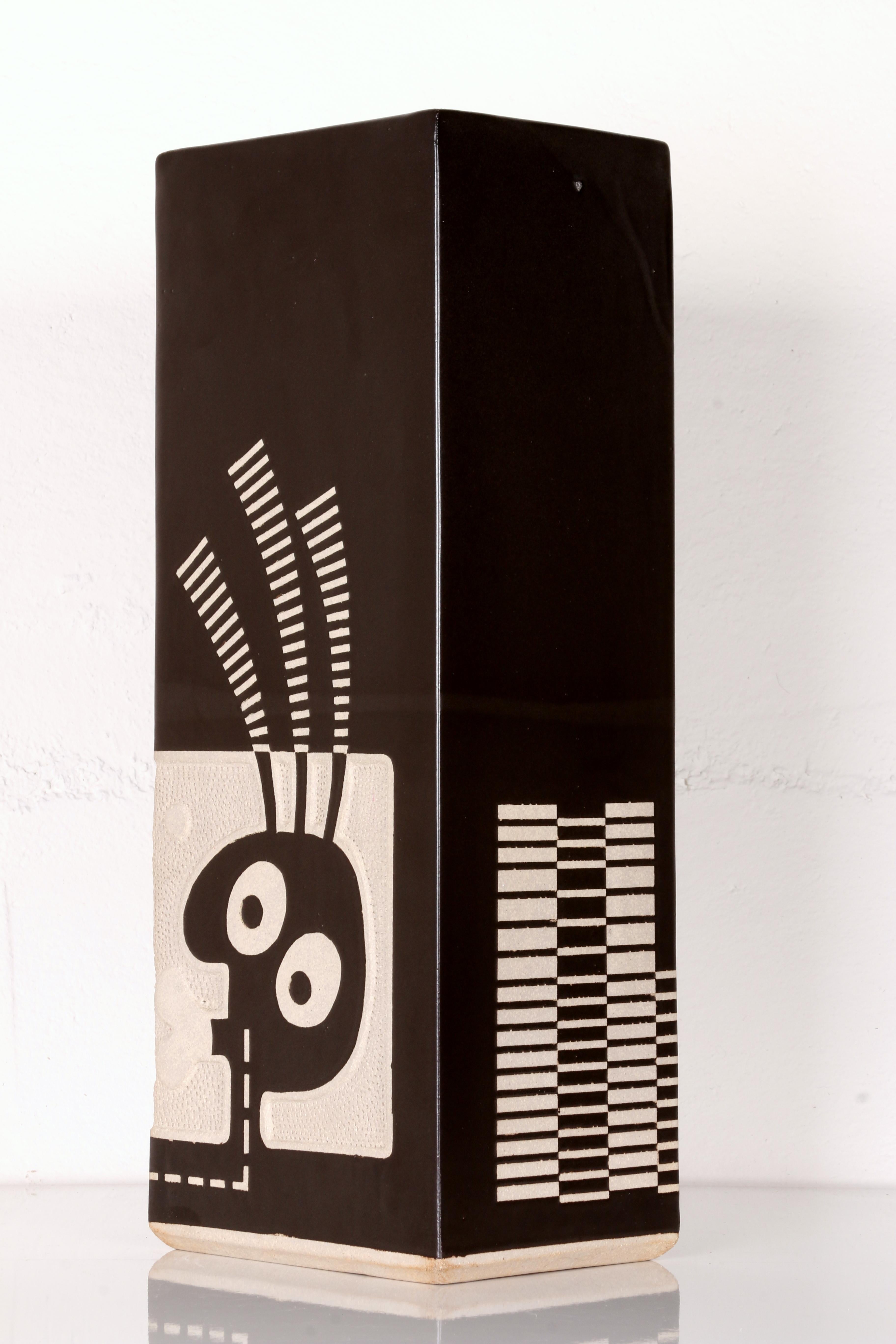 MODERN ART floor vase KISS-KISS 2006 by a famous German pottery artist For Sale 5