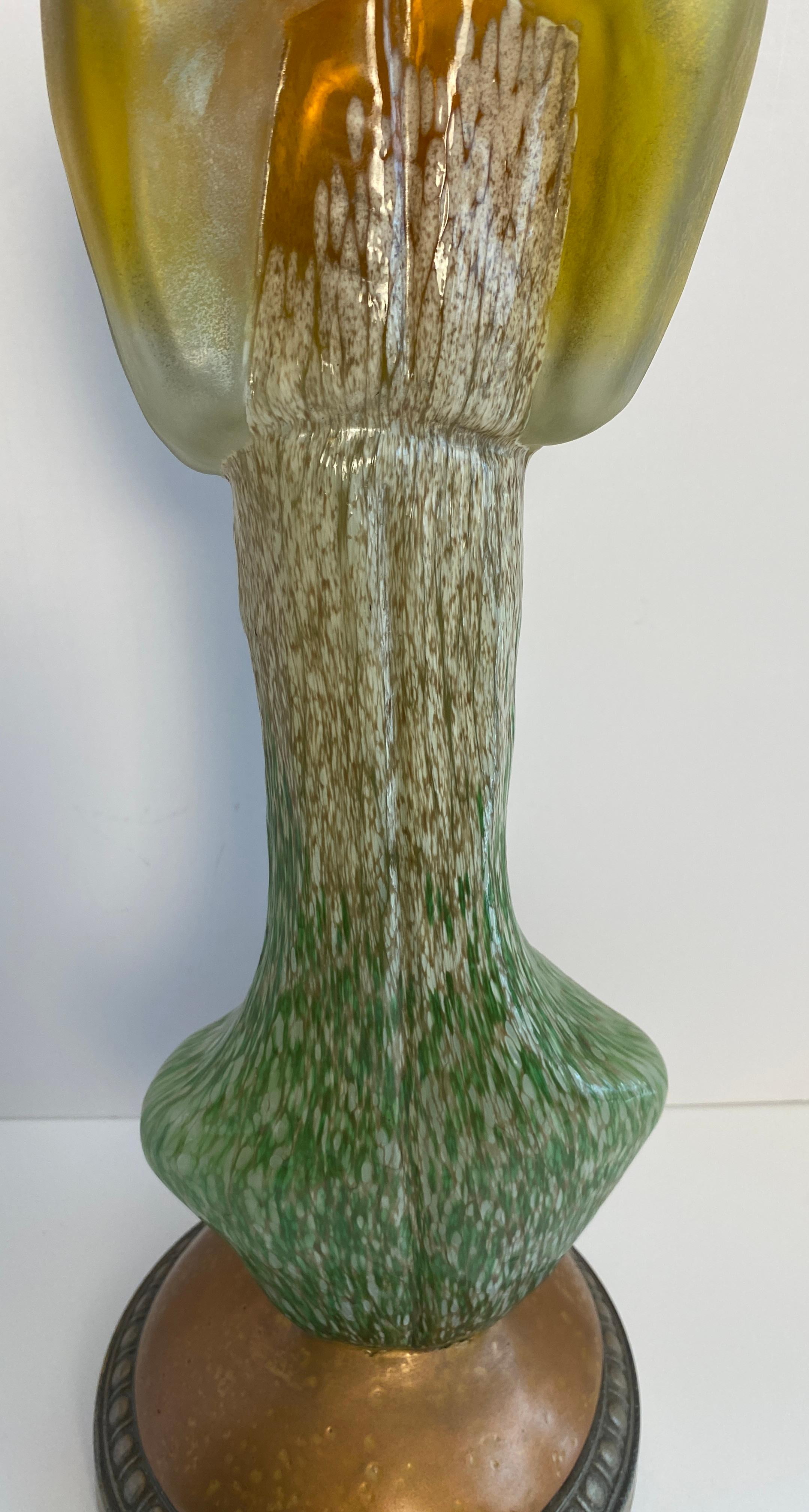 Fait main Sculpture en verre moderne d'une femme, statue figurative en verre de style Art déco en vente