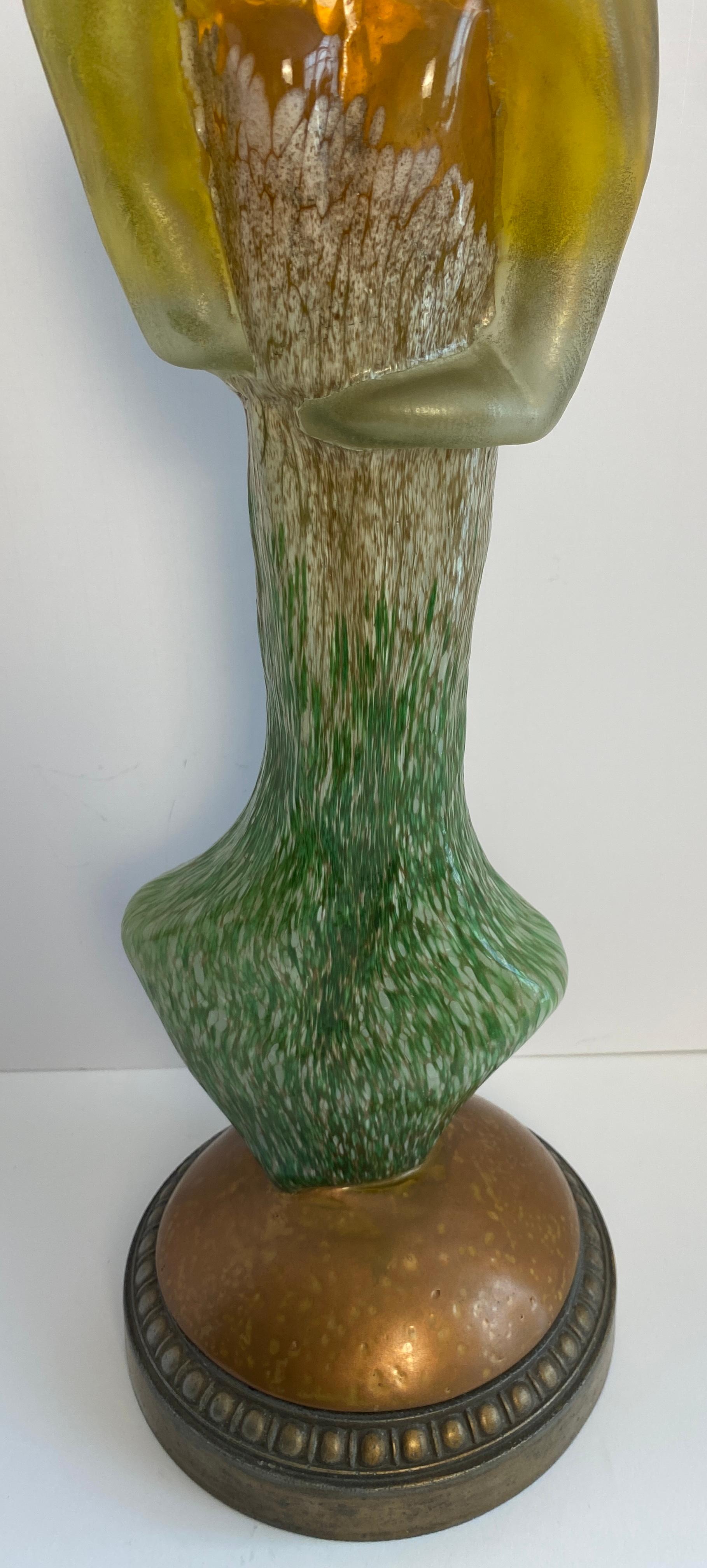 Sculpture en verre moderne d'une femme, statue figurative en verre de style Art déco en vente 2