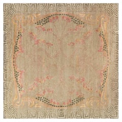 Tappeto beige in stile Art Nouveau moderno e geometrico "Naissance" di Doris Leslie Blau