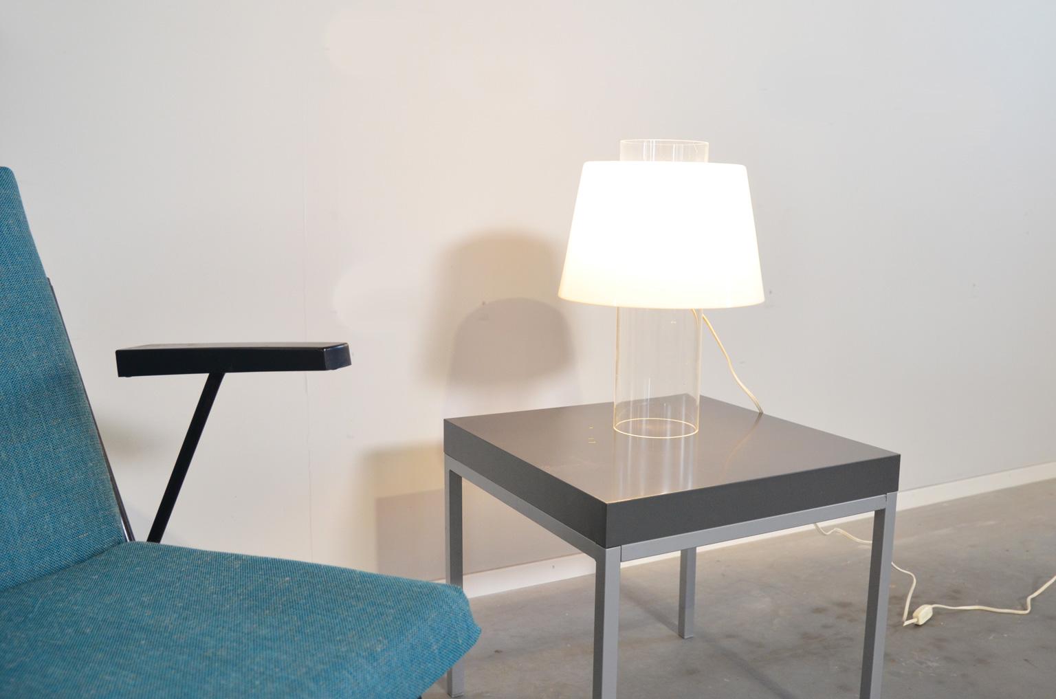 Acrylique Lampe de bureau d'art moderne Yki Nummi par Stockmann-Orno en vente
