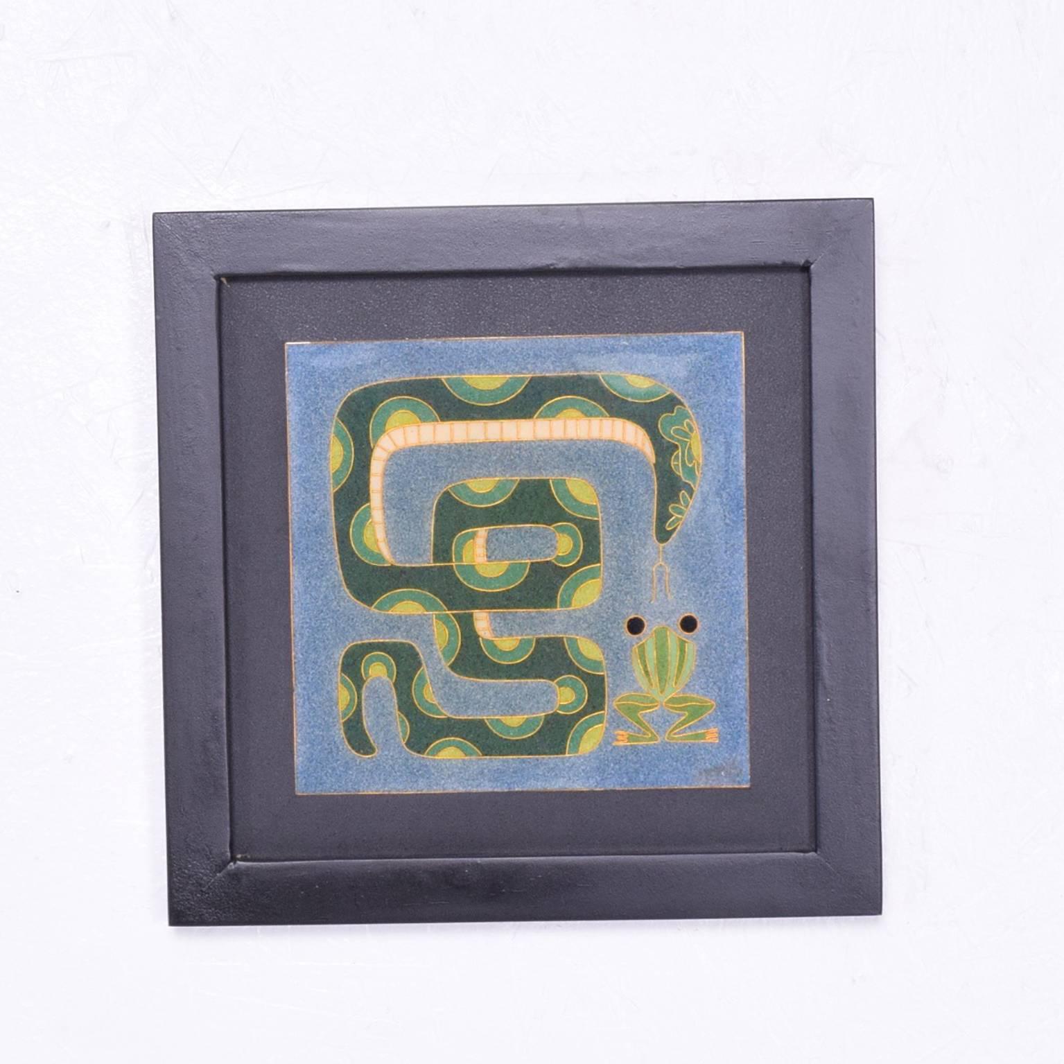 For your consideration, a modern art work frog and snake enamel style.
Dimensions: 10 5/8