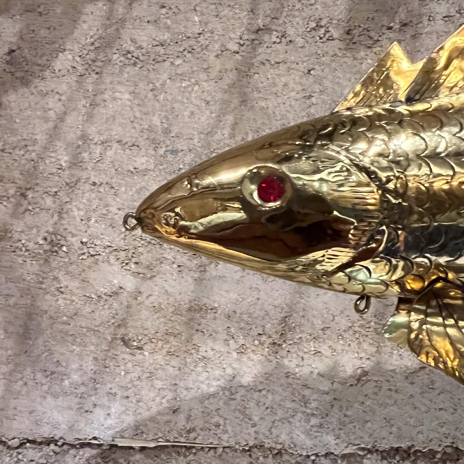 Modern Articulated Brass Fish Wall Sculpture Set of Two For Sale 6