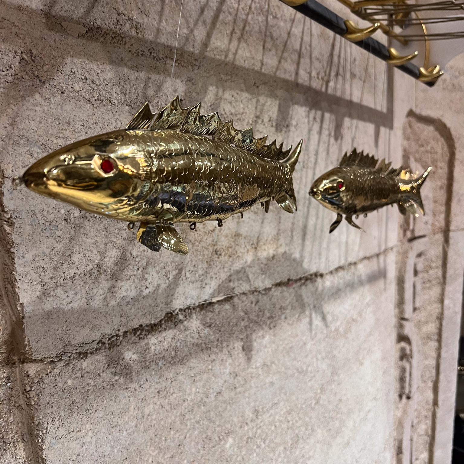 
Modern Articulated Brass Fish Wall Sculpture
two fish sculpture
Signed
11.5 long x 3.25 w x 4 h
Original preowned unrestored vintage condition
Refer to images listed.