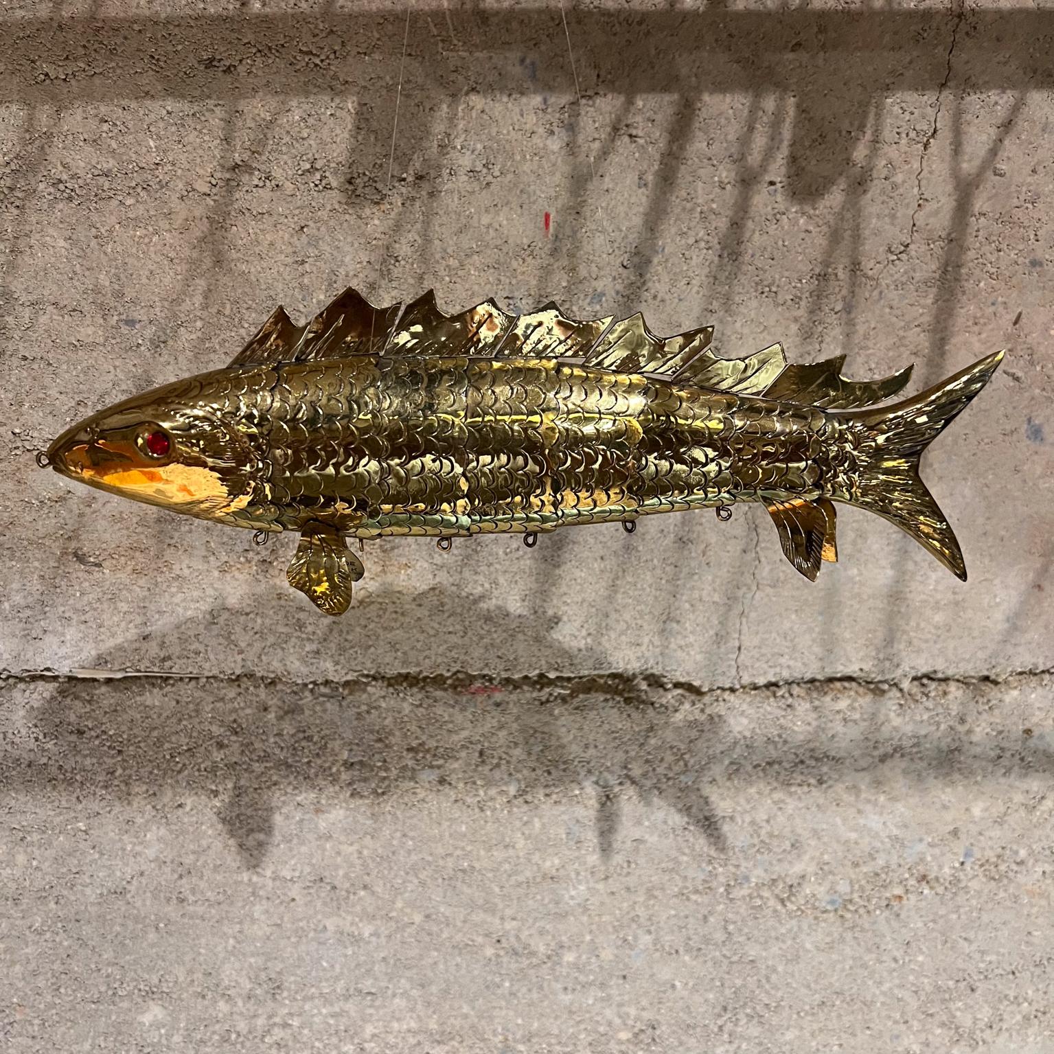 Modern Articulated Brass Fish Wall Sculpture Set of Two In Good Condition For Sale In Chula Vista, CA