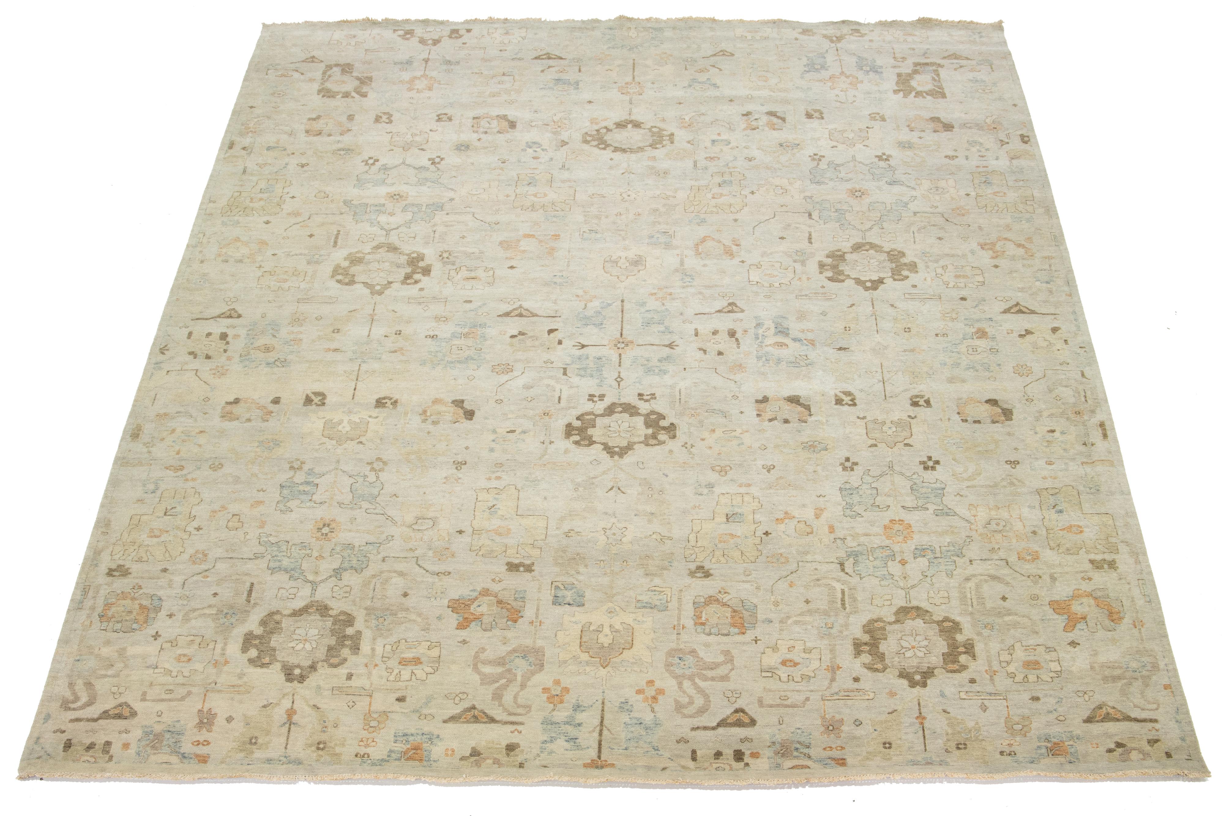 La linea Artisan di Apadana è un reimaging di tappeti antichi con un modo elegante per conferire un'estetica antica e suggestiva a uno spazio. Questa linea di tappeti è decisamente unica e reimmagina il look di un tappeto antico. Ogni singolo pezzo