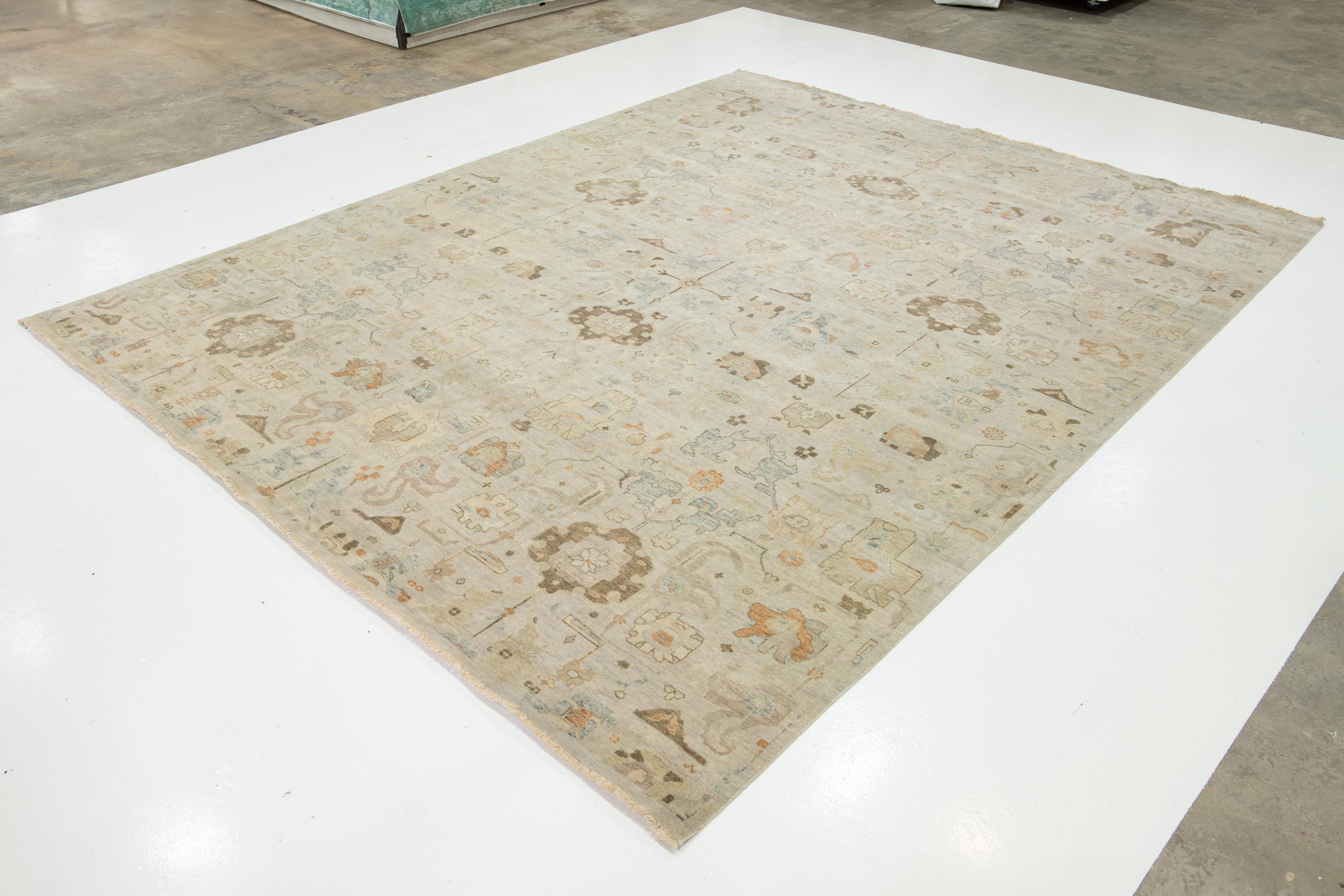 Moderno Tappeto in lana di dimensioni indiane della collezione Modern Artisan Collection'S in Beige in vendita