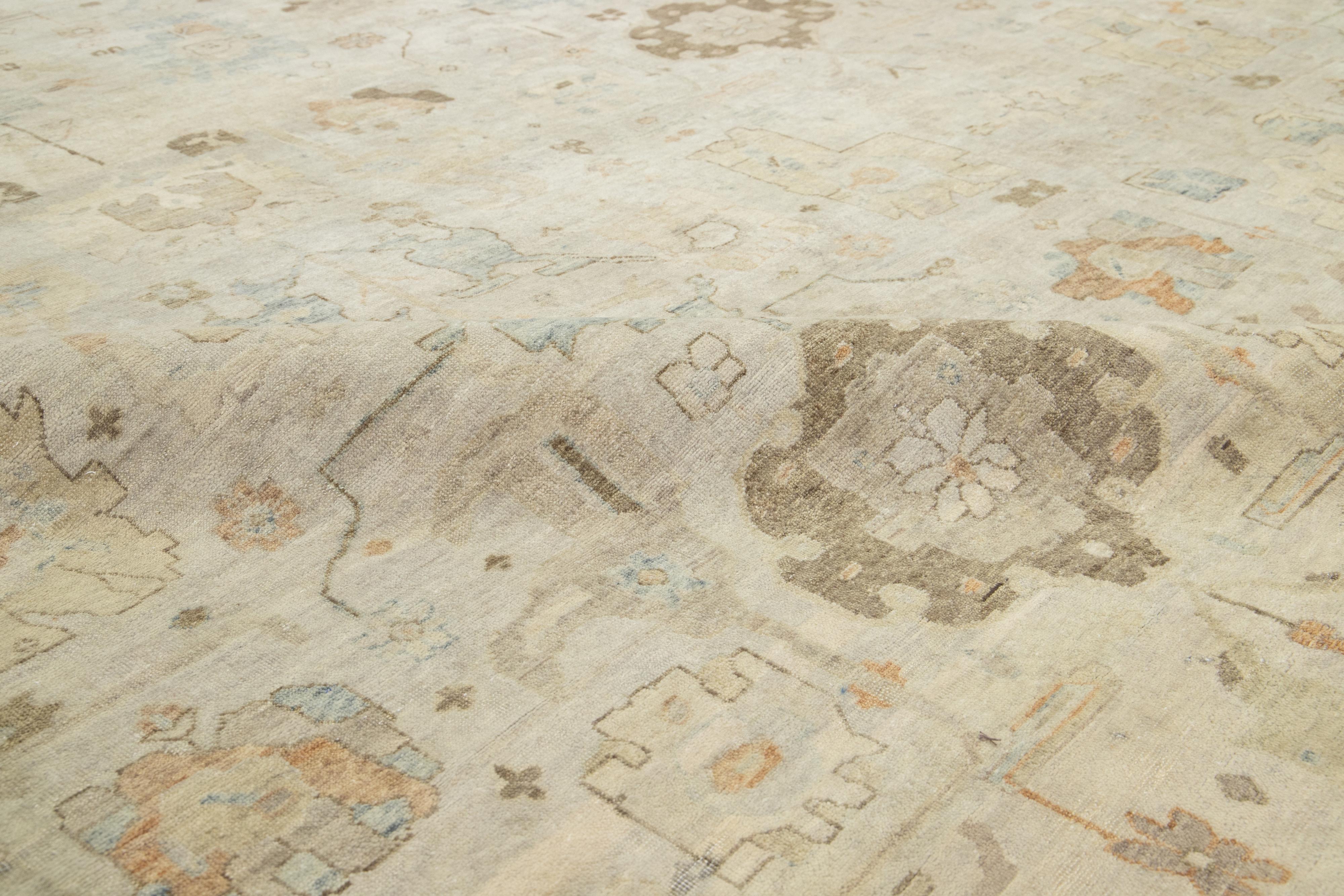 Tappeto in lana di dimensioni indiane della collezione Modern Artisan Collection'S in Beige In condizioni Nuovo in vendita a Norwalk, CT