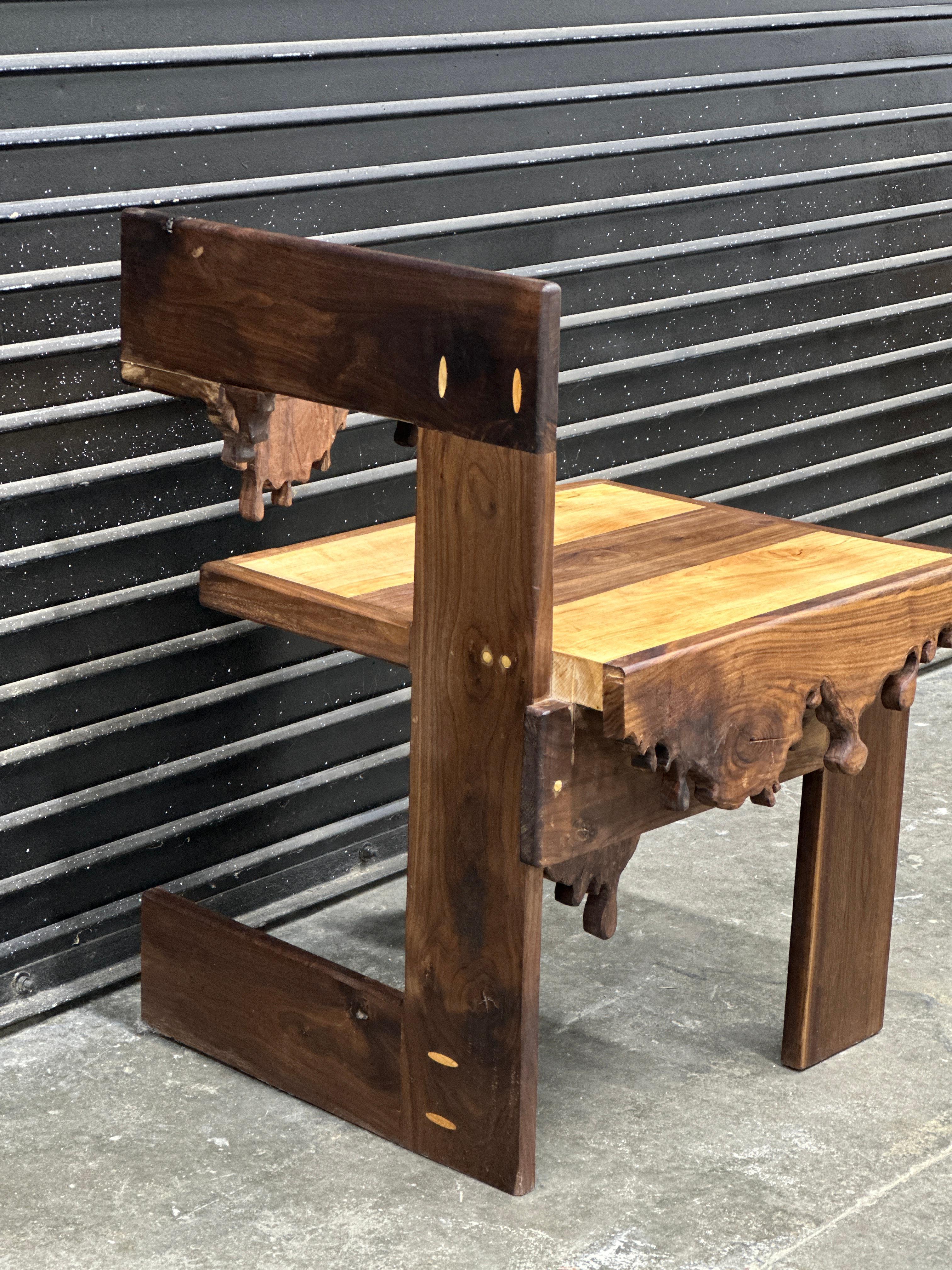 Moderner handwerklich gefertigter Steltman-Stuhl (amerikanisch) im Angebot