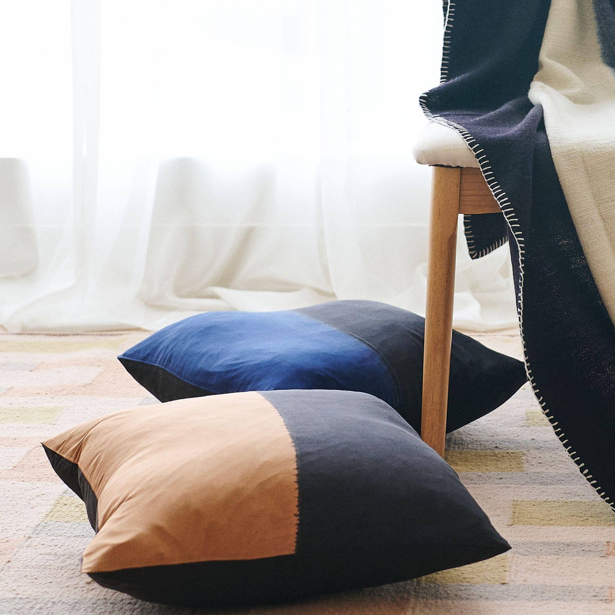 Modern Artisanal Aakar Indigo Gold Color Block Mulberry Silk Pillow For Sale 3