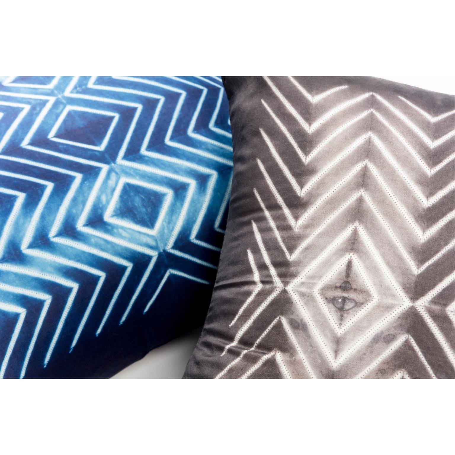 NAAMI  Shibori Silk Pillow in Indigo For Sale 2