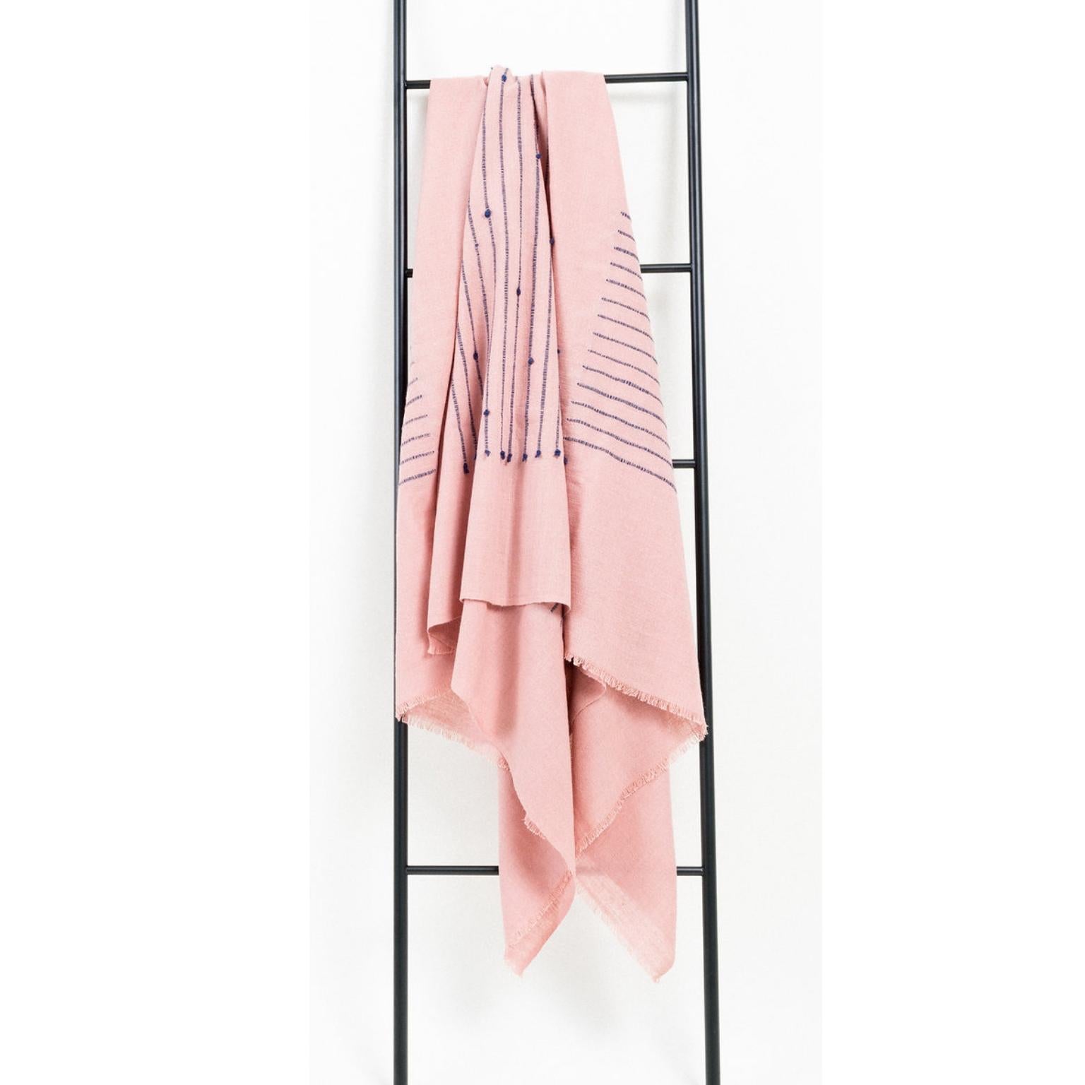 Tissé à la main Plaid / couverture Rosewood Dusty Pink Handloom dans un design à rayures en vente