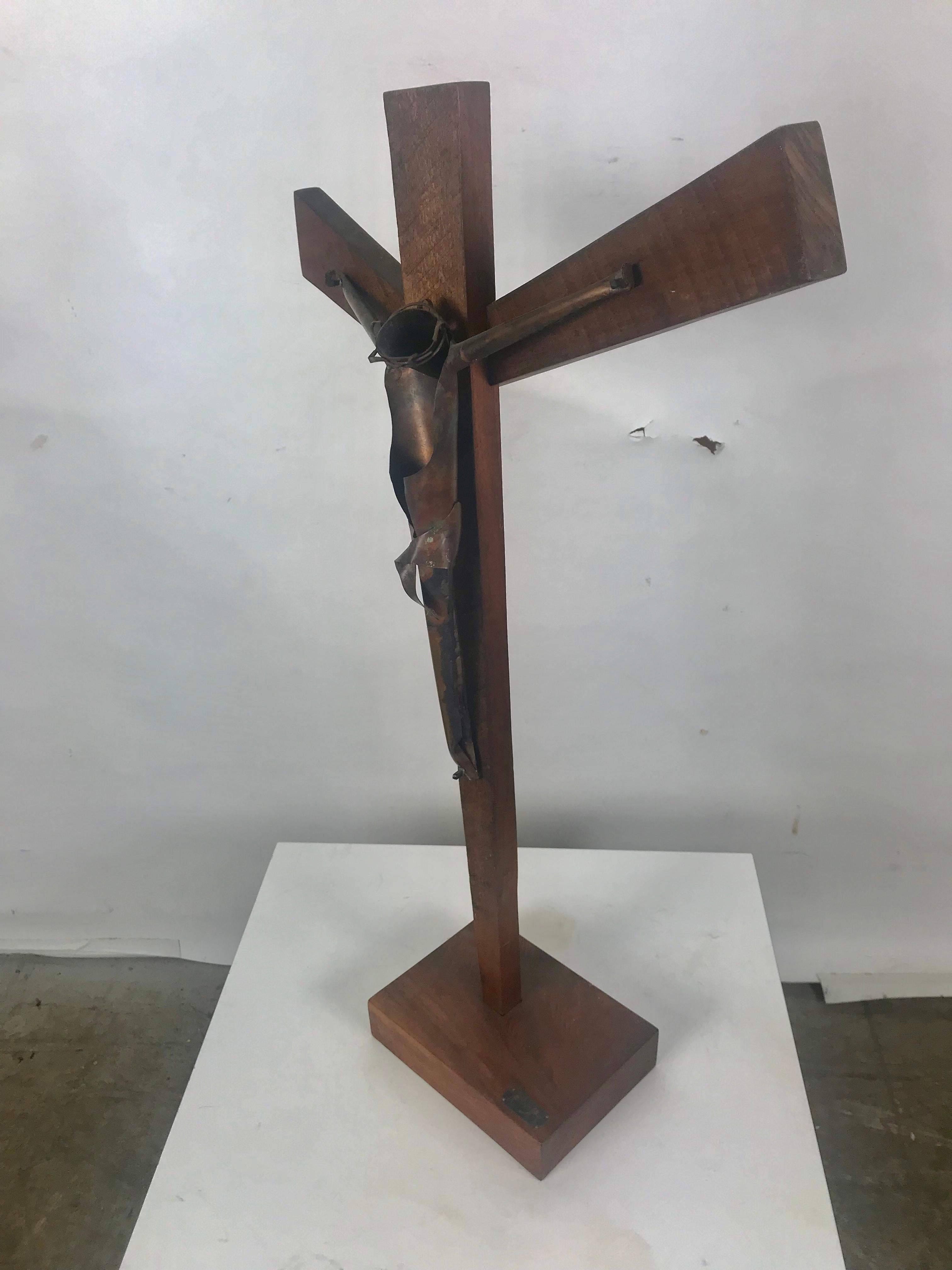 Modern Artist Made Signed Crusifix, Russian, Bent Copper and Wood after Heifetz In Good Condition For Sale In Buffalo, NY