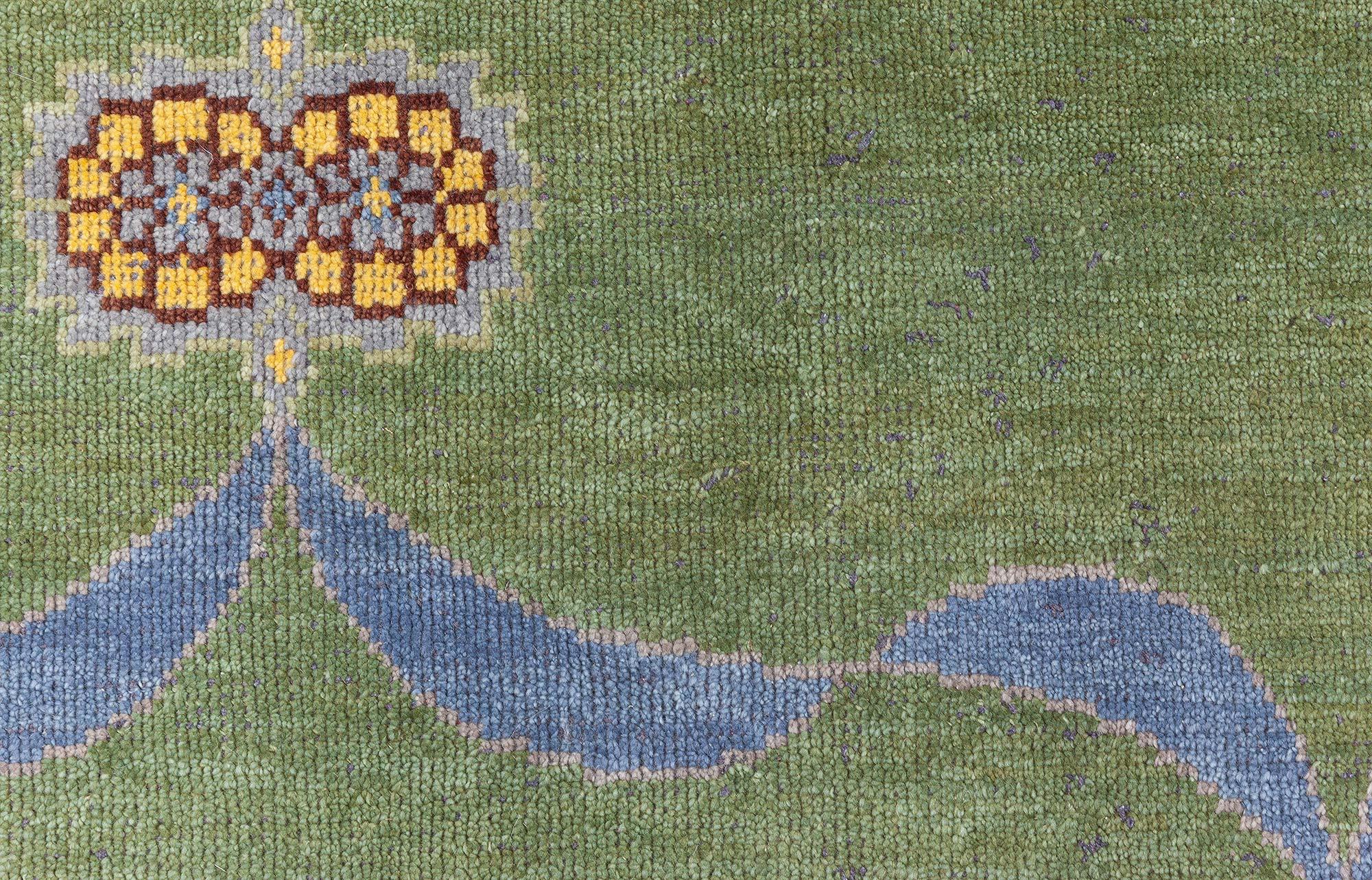 Tapis Fragment de style Arts and Crafts moderne de Doris Leslie Blau
Taille : 6'4