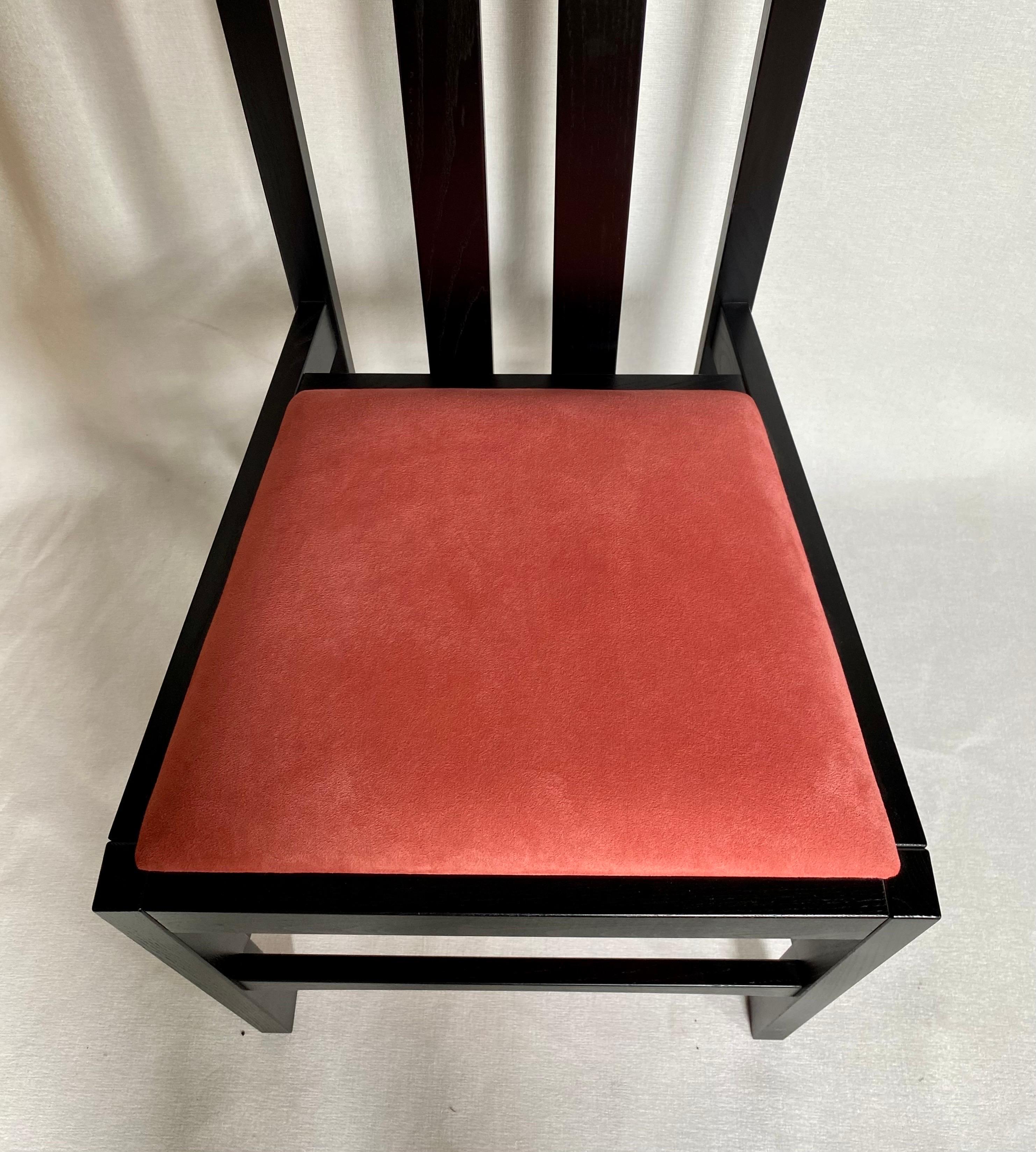 Chaises de salle à manger d'appoint hautes en bois noir de style Arts &amp; Crafts modernes, lot de quatre en vente 4