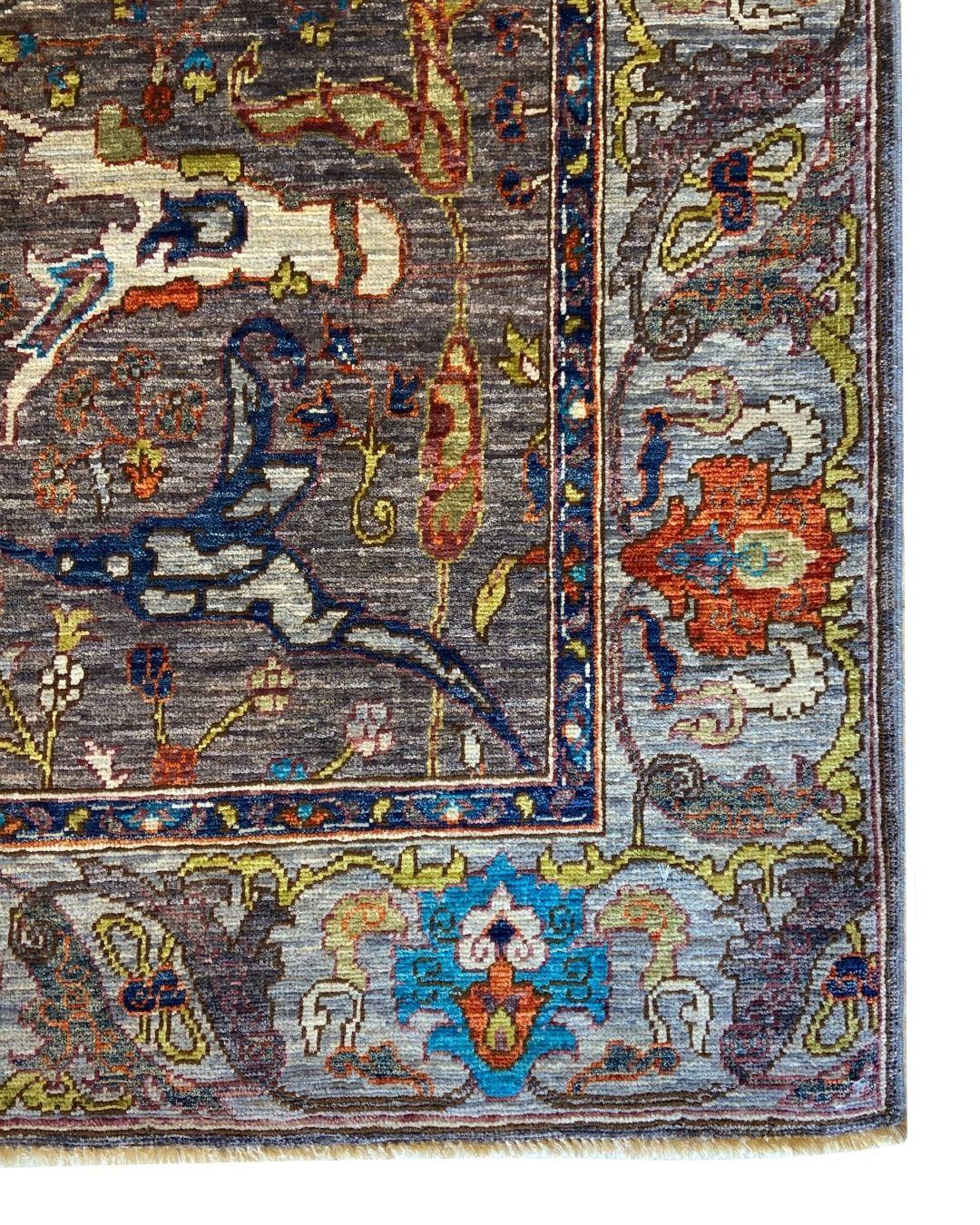 Moderner Aryana Stammes-Perserteppich, Bio-Wolle, Grau, Blau, und Rost, 4′ × 6' (Handgewebt) im Angebot