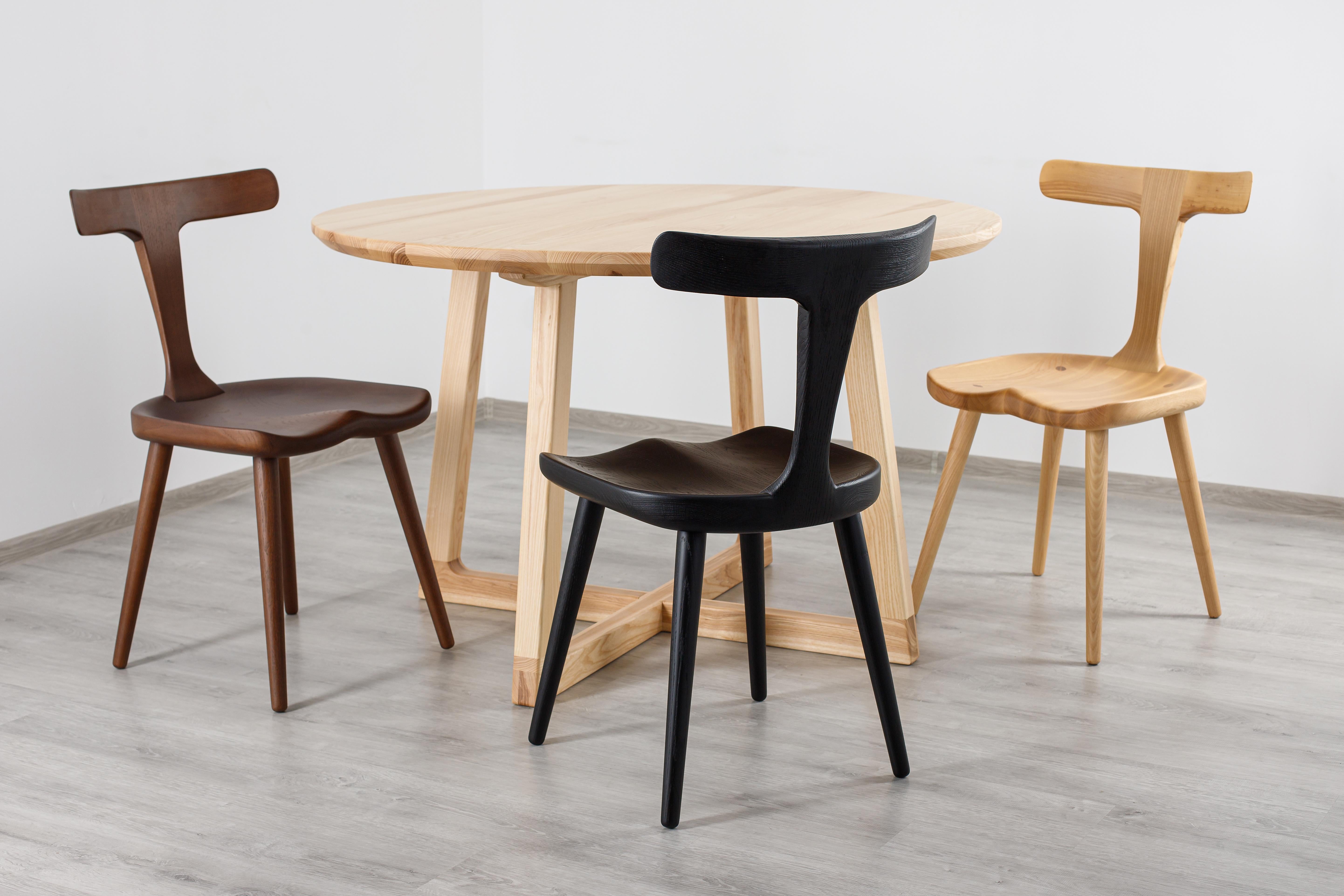 Modern Ash Solid Wood Round Dining Table For Sale 5