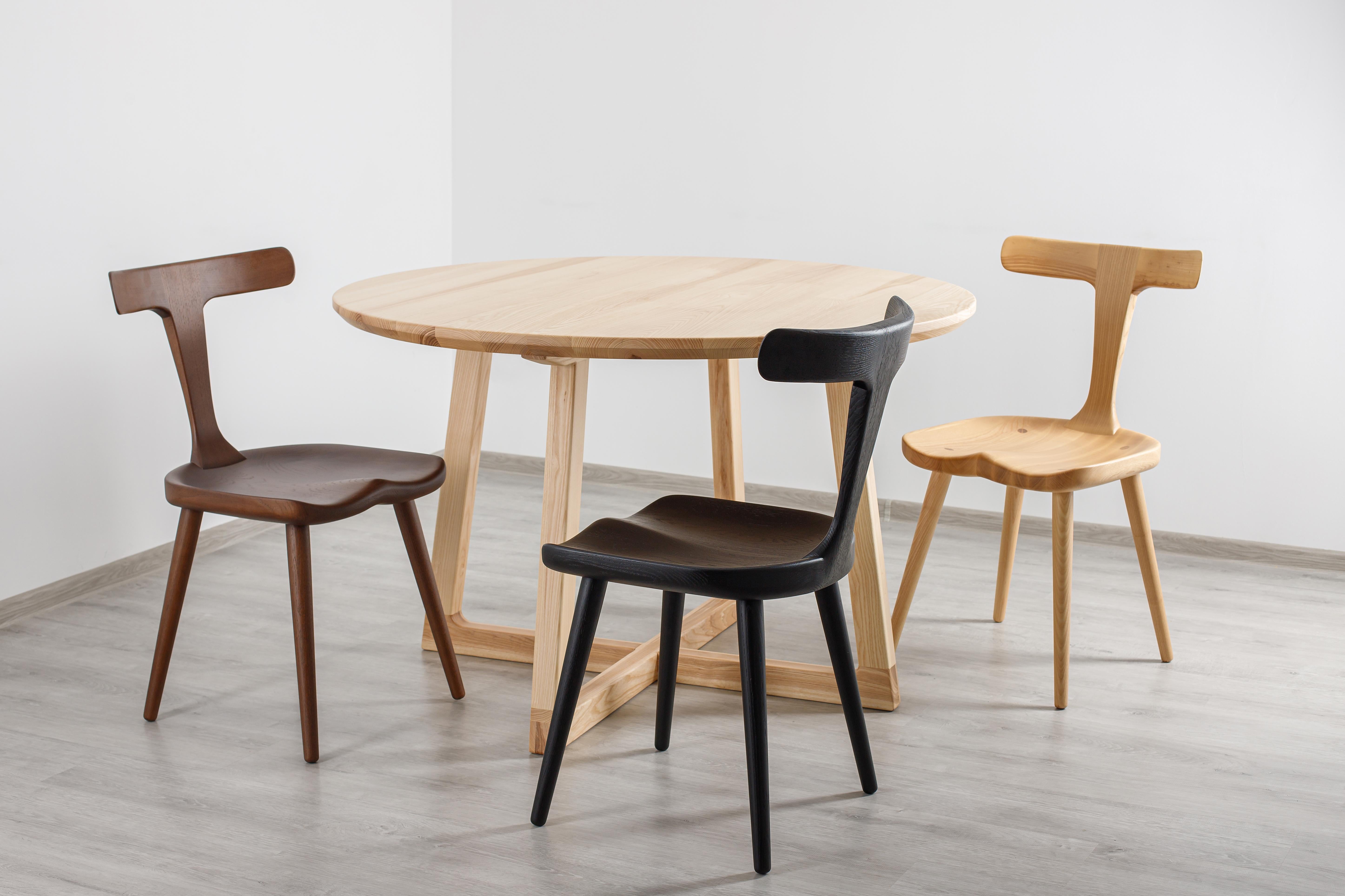 Modern Ash Solid Wood Round Dining Table For Sale 6