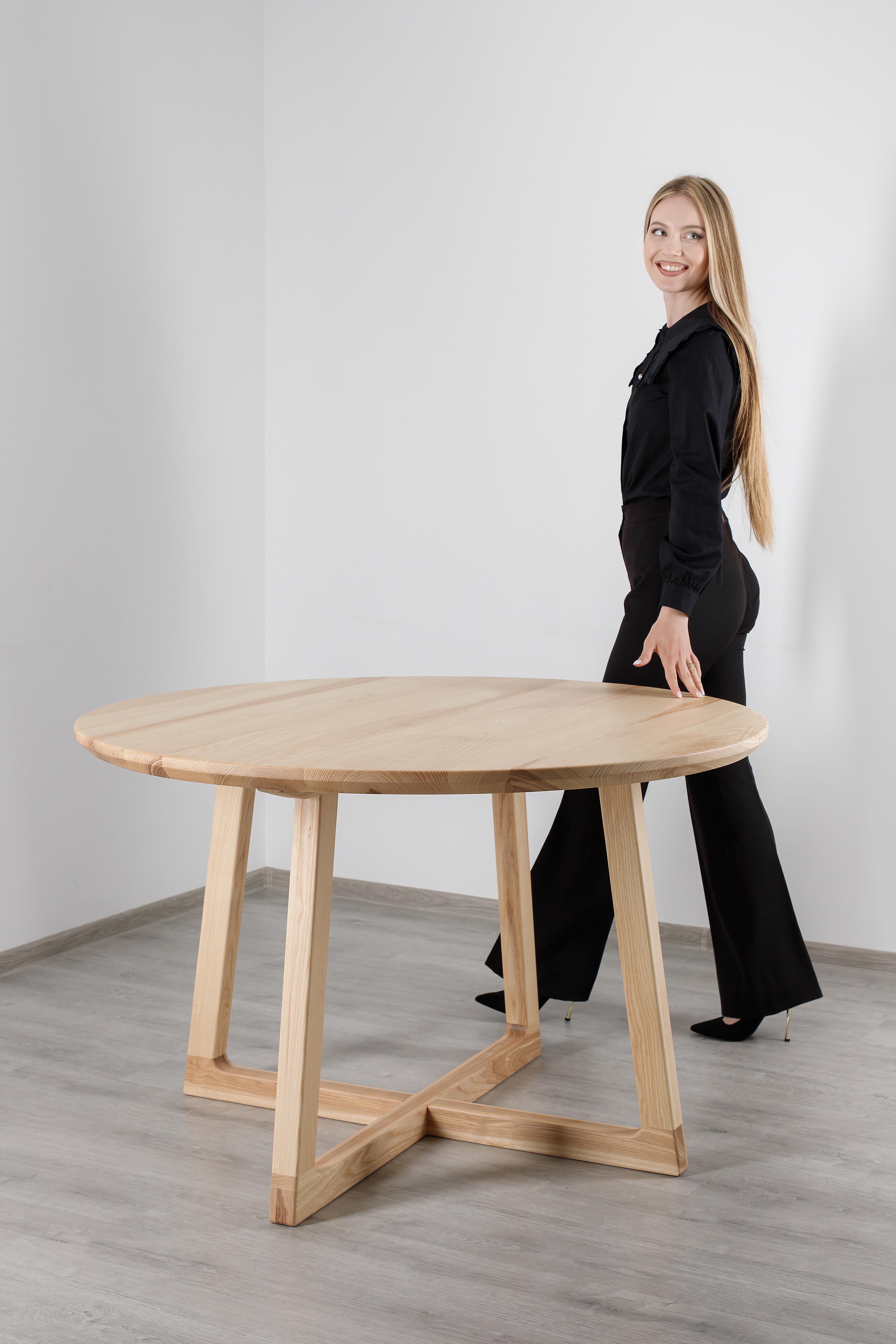Modern Ash Solid Wood Round Dining Table For Sale 3