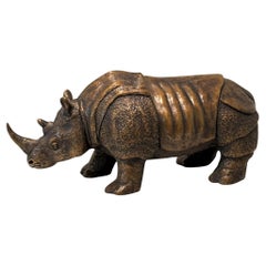 Moderne asiatische Rhino-Skulptur aus heiß gegossener Bronze, amerikanisch, 21. Jahrhundert.