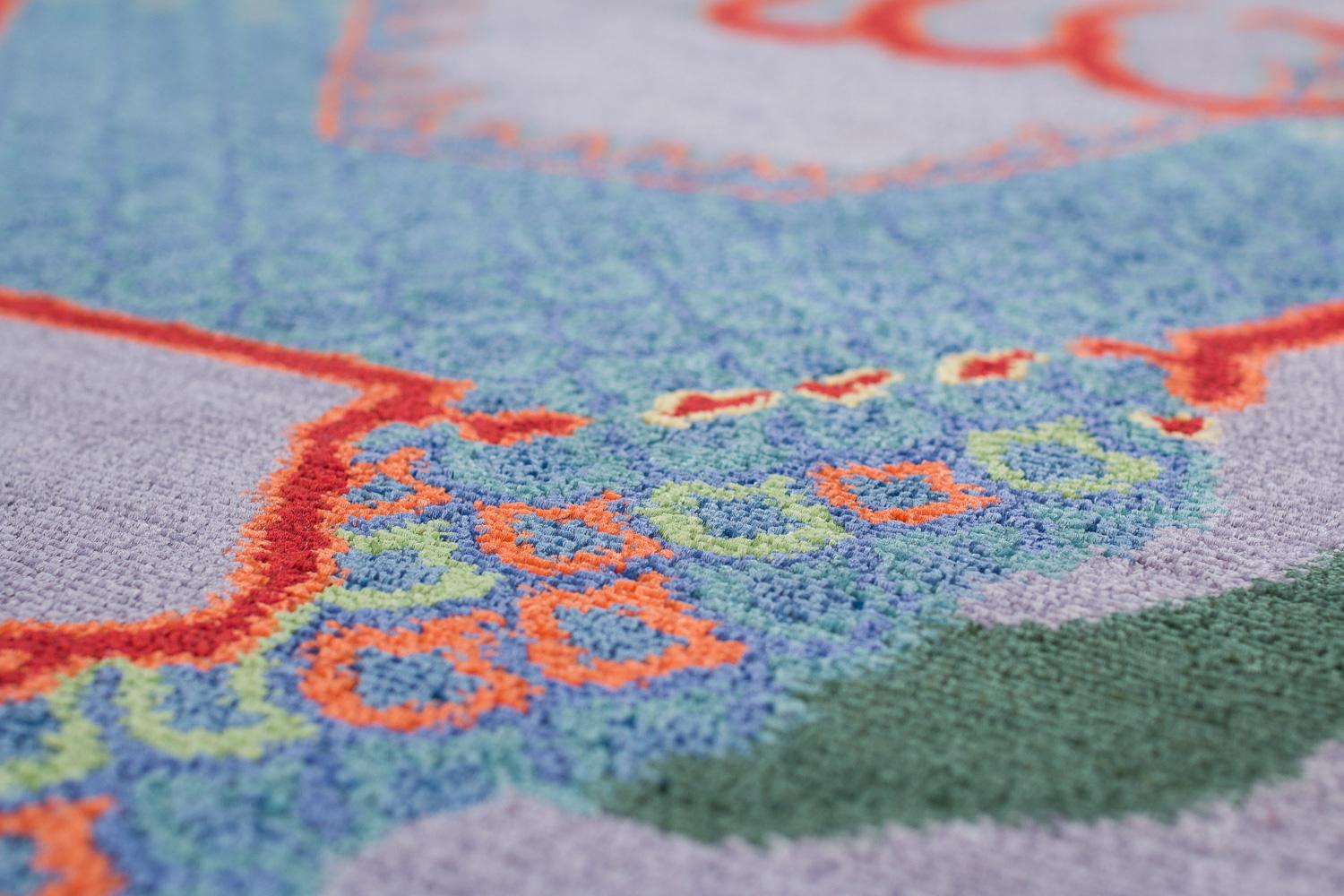 Alfombra asiática contemporánea de seda de colores Dragón púrpura de Joseph Carini Carpets en venta 1