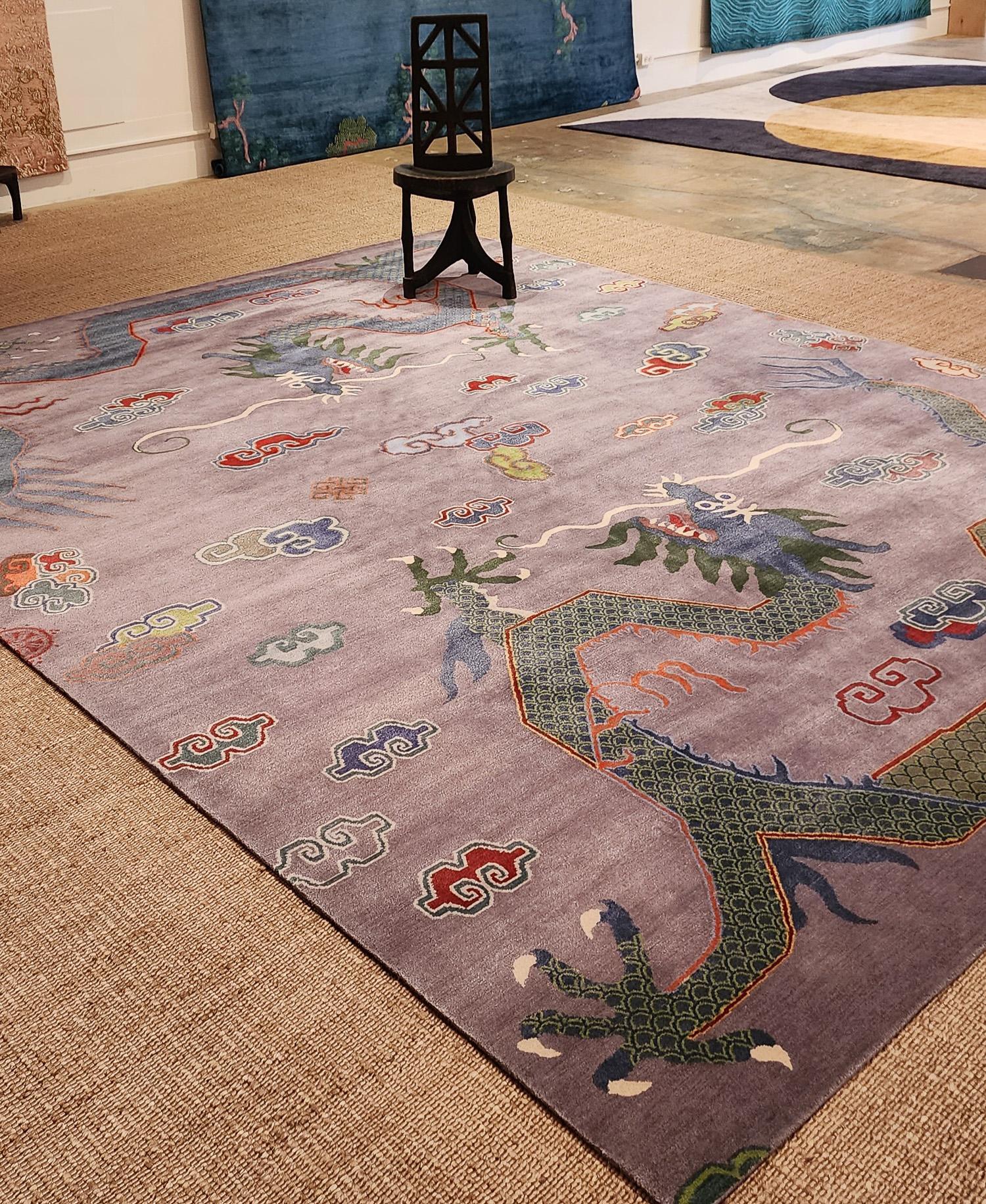 Alfombra asiática contemporánea de seda de colores Dragón púrpura de Joseph Carini Carpets en venta 7