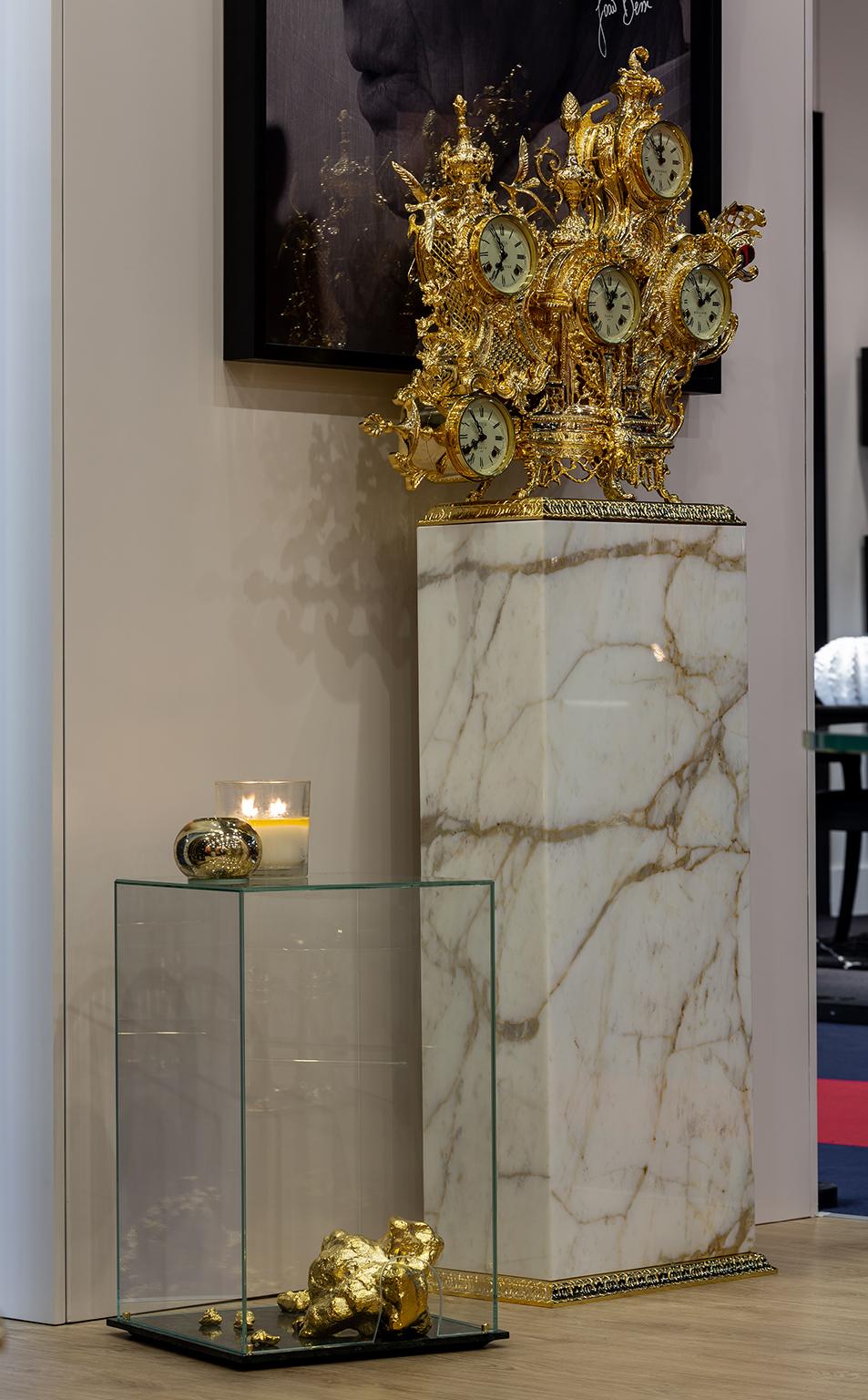 Modern Aurum Side Table in Tempered Glass, Gold Nuggets and Green Marble Base In New Condition For Sale In Oporto, PT