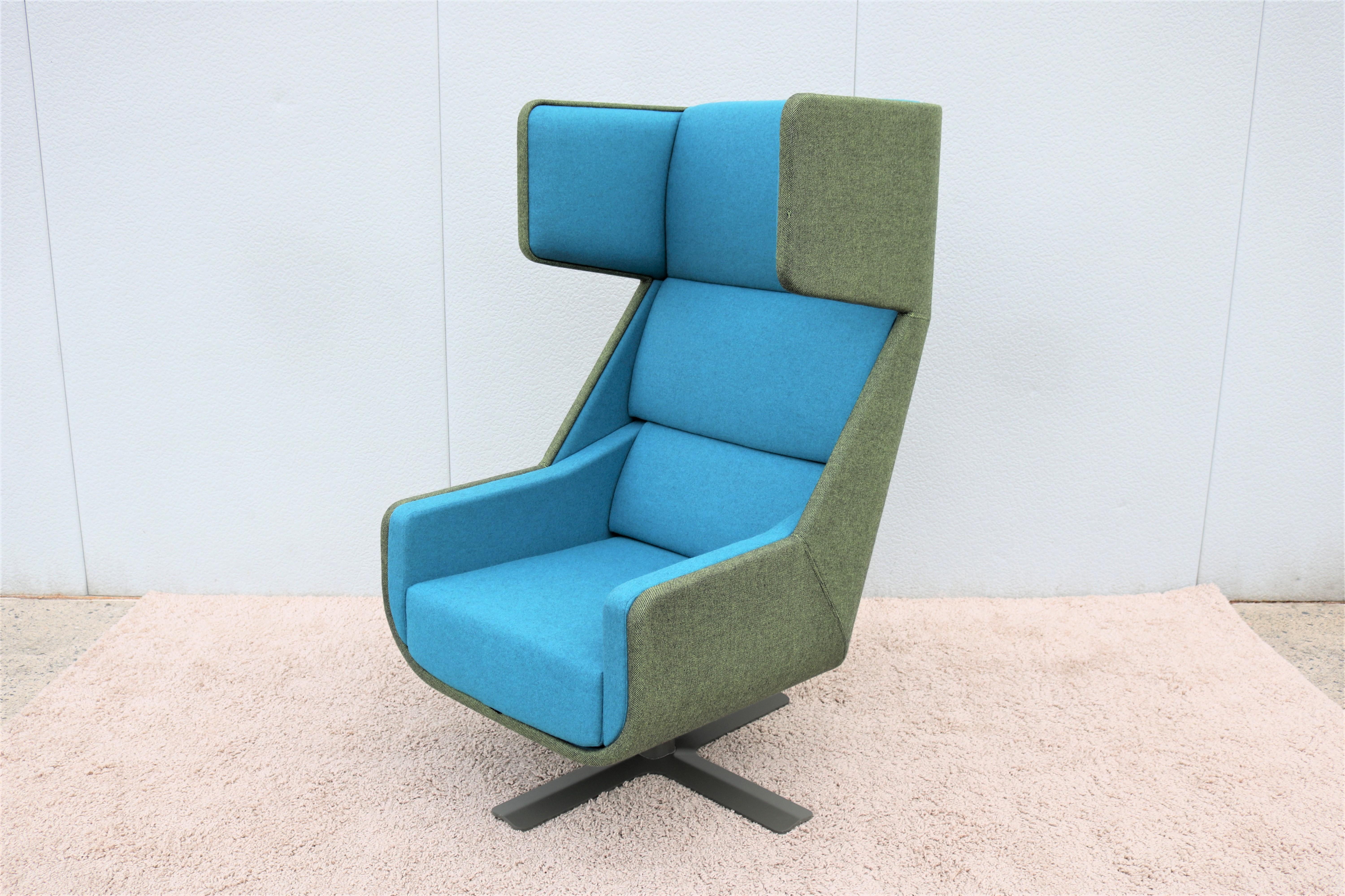 Modern Axel Enthoven for BuzziSpace BuzziMe Swivel Lounge Chair with Ottoman For Sale 2