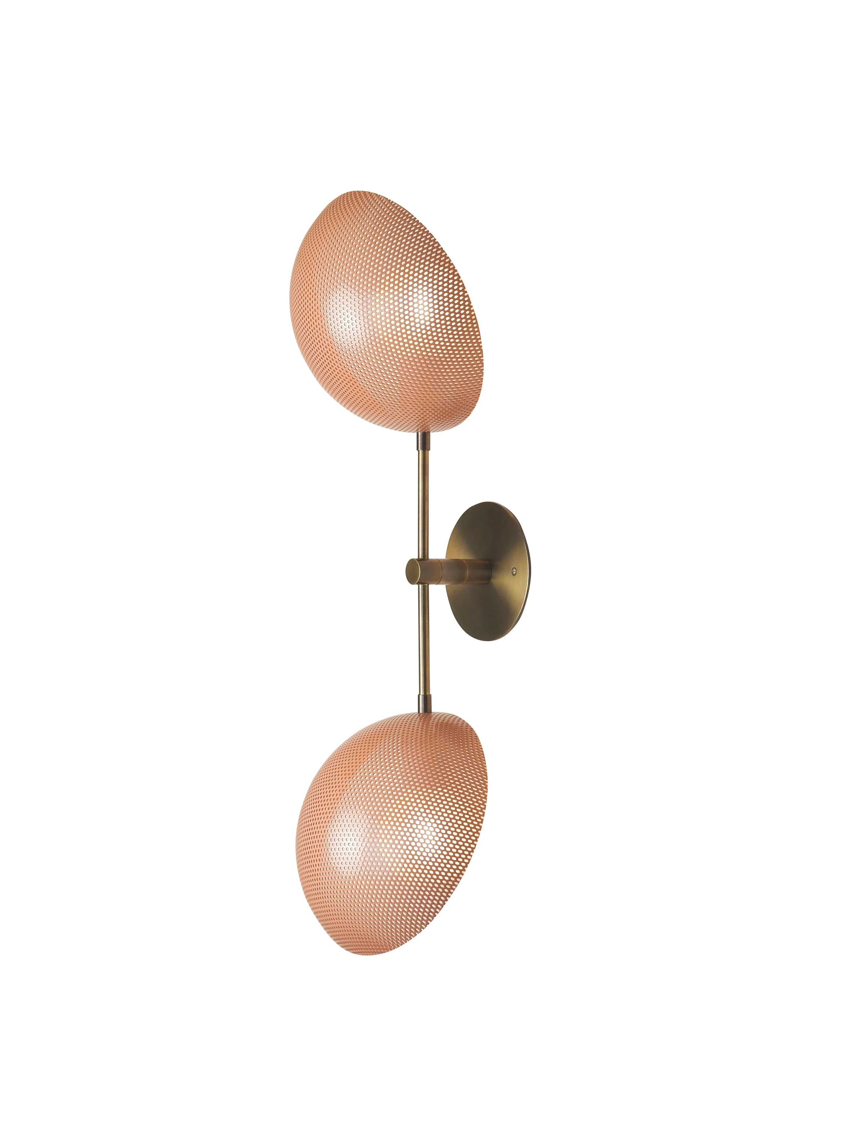 Moderner moderner Axial-Wandleuchter aus Bronze und rosa Emaille von Blueprint Lighting, 2019 (amerikanisch) im Angebot