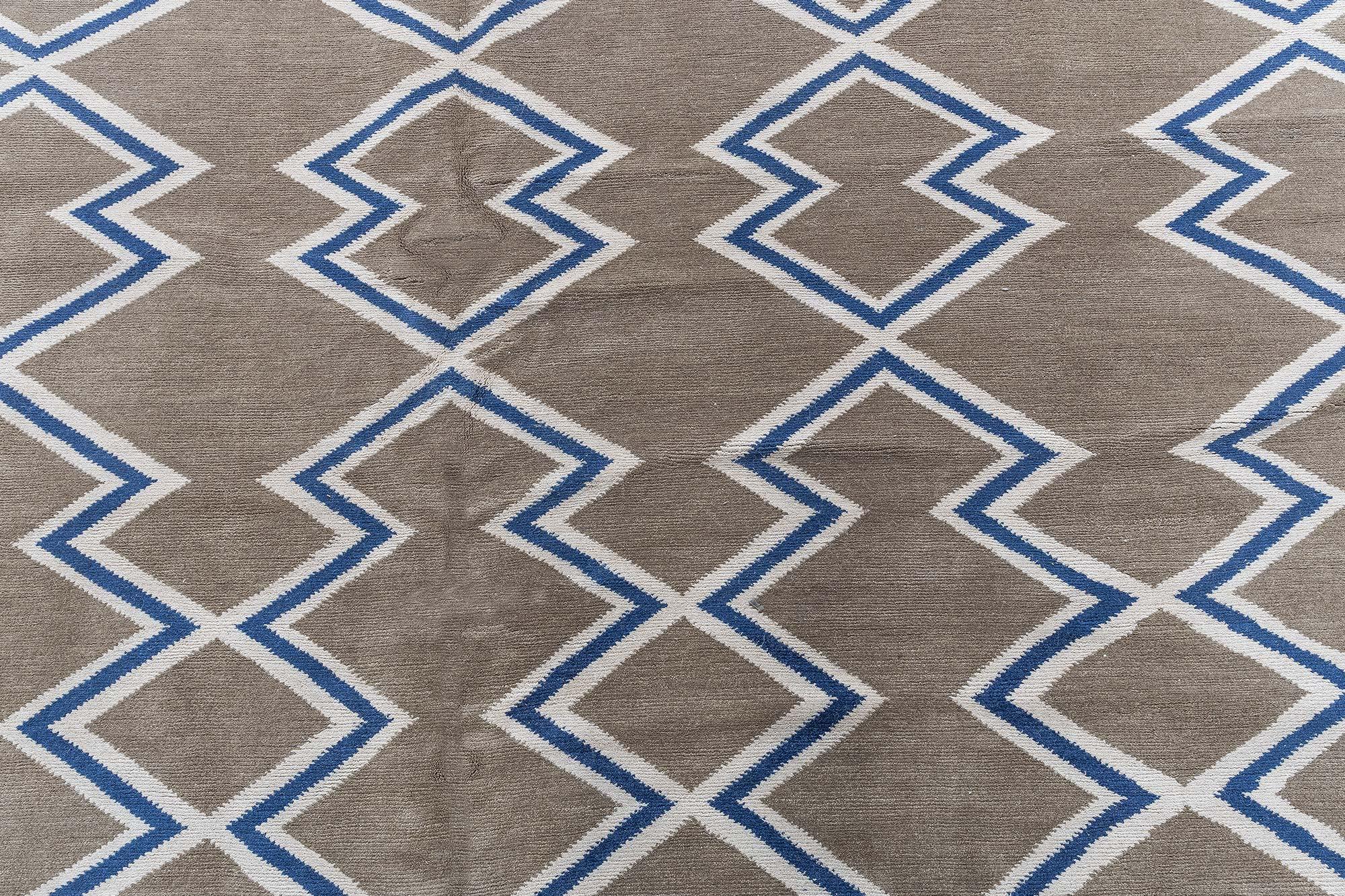 Tappeto moderno Aztec Geometric Design di Doris Leslie Blau in vendita 1