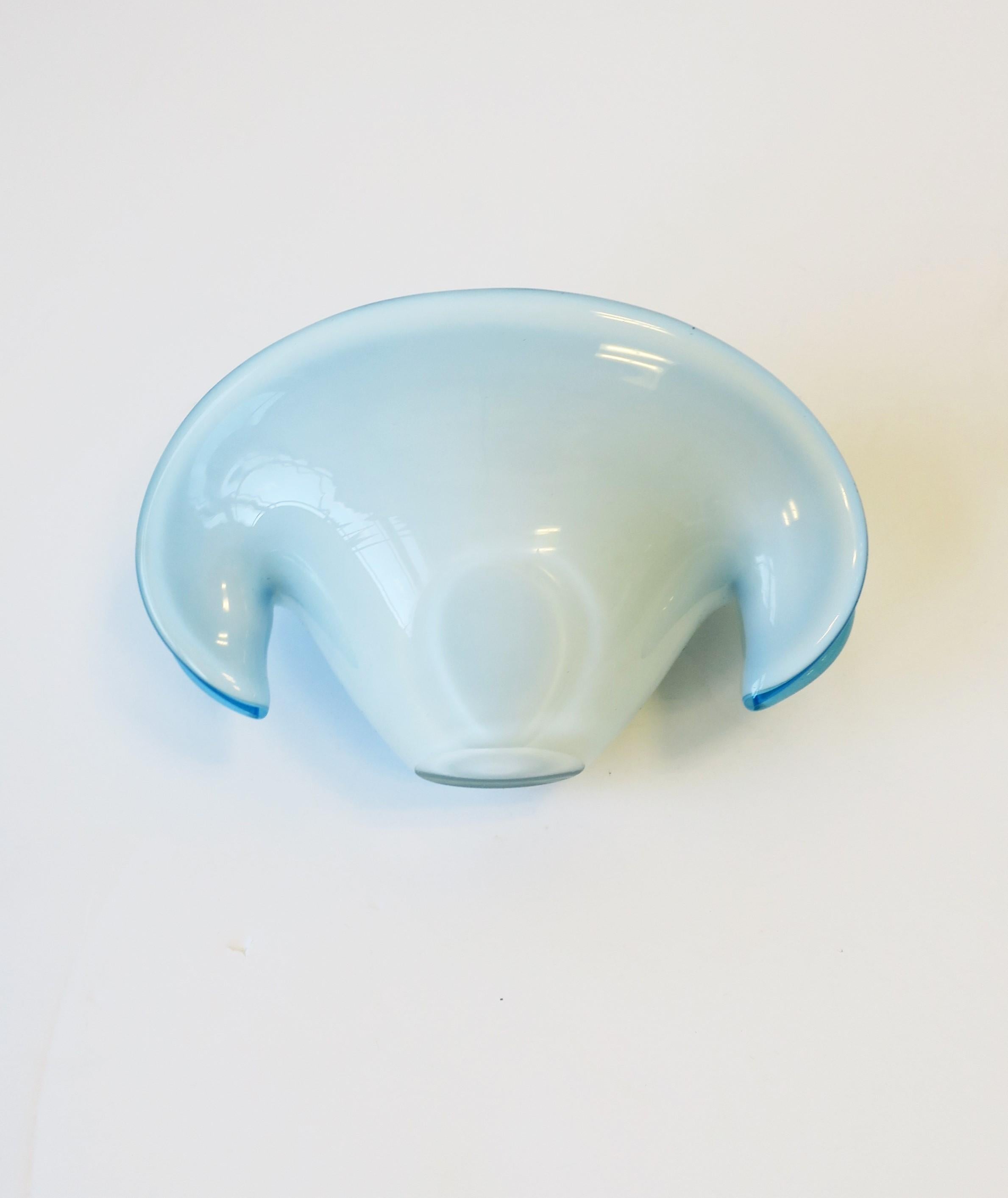 Italian Murano Blue White Art Glass Seashell Bowl Vase Midcentury Modern Italy For Sale 5