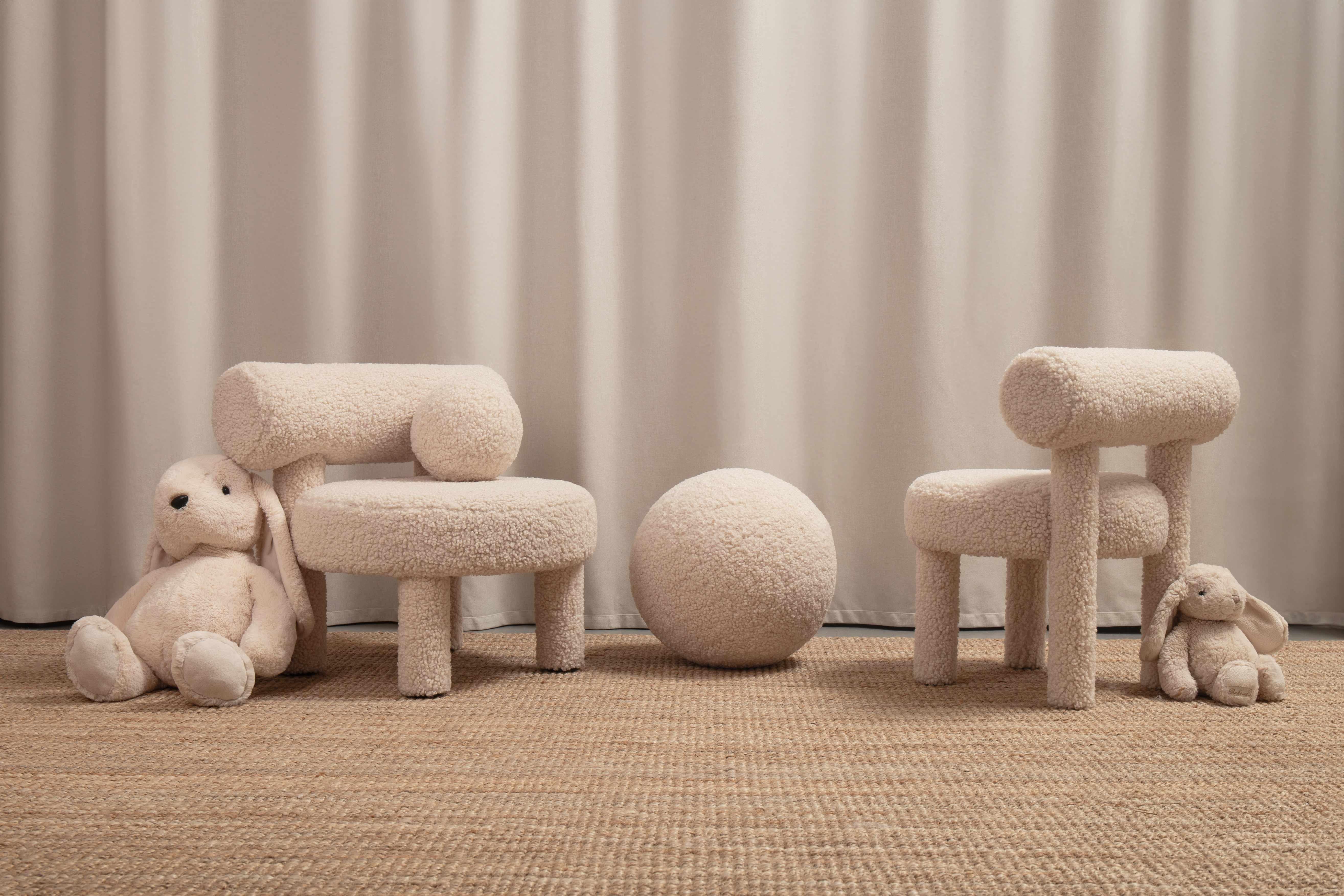 Sedia moderna Baby Gropius CS1 Fluffy Edition in finta pelle di pecora di NOOM in vendita 5