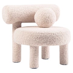 Moderner niedriger Baby Gropius-Stuhl CS1 aus Schafsfell von Noom, flauschiger Auflage