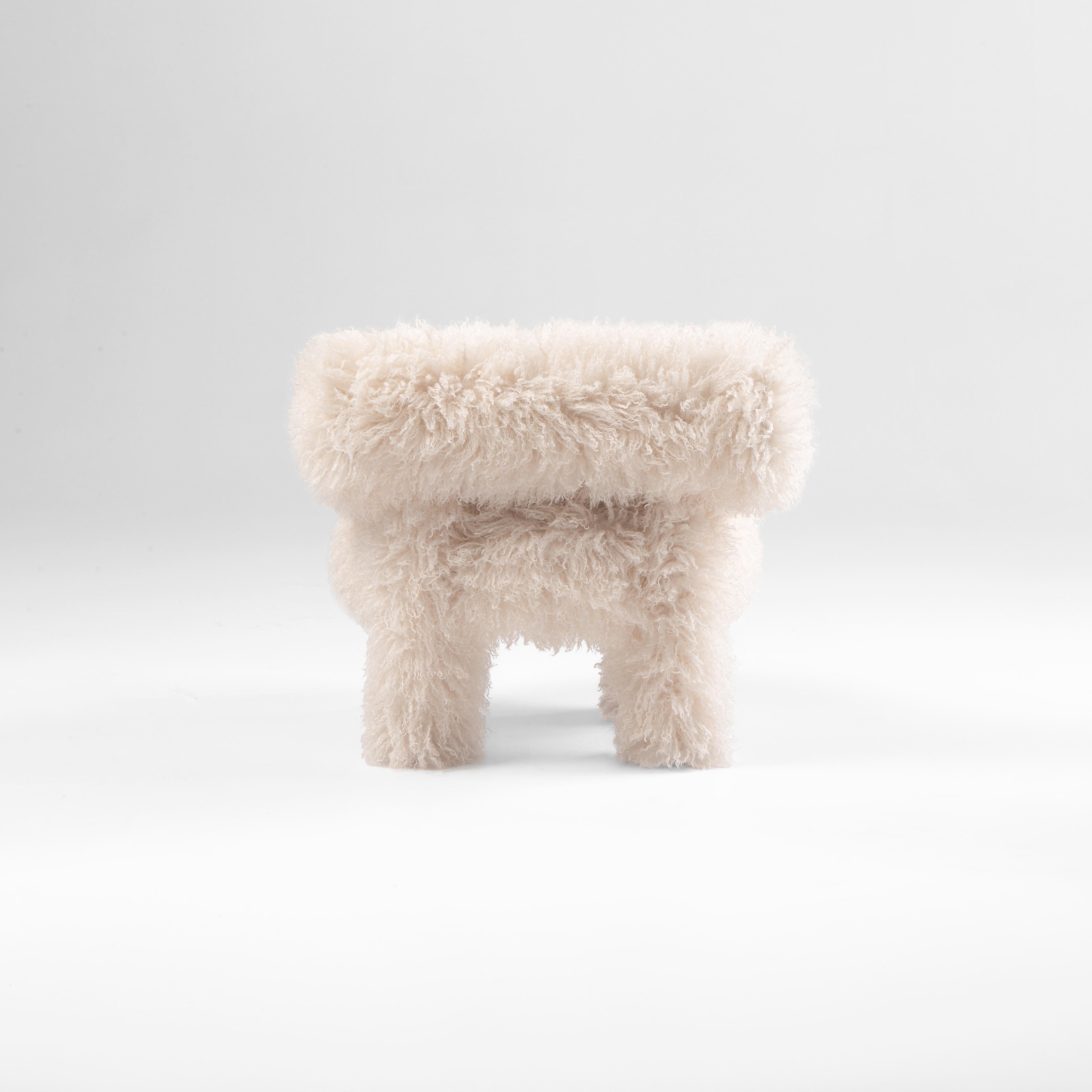 Chaise basse Baby Gropius CS1 moelleuse en fausse fourrure de Noom en vente 2