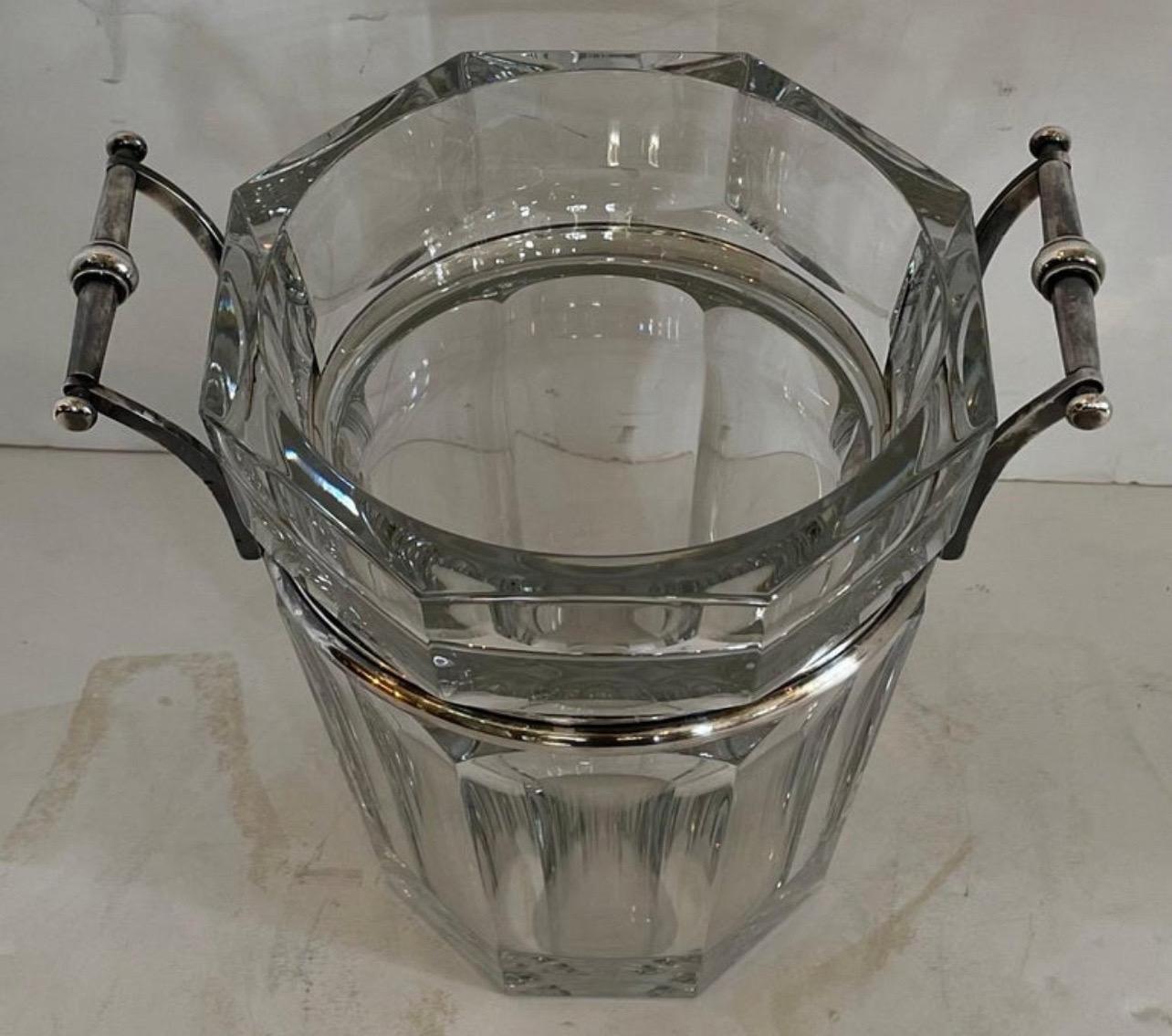 Moderne Baccarat Moulin Rouge Harcourt-Kristall-Champagnerkühler-Eiskübelvase aus Harcourt-Kristall (Moderne der Mitte des Jahrhunderts) im Angebot