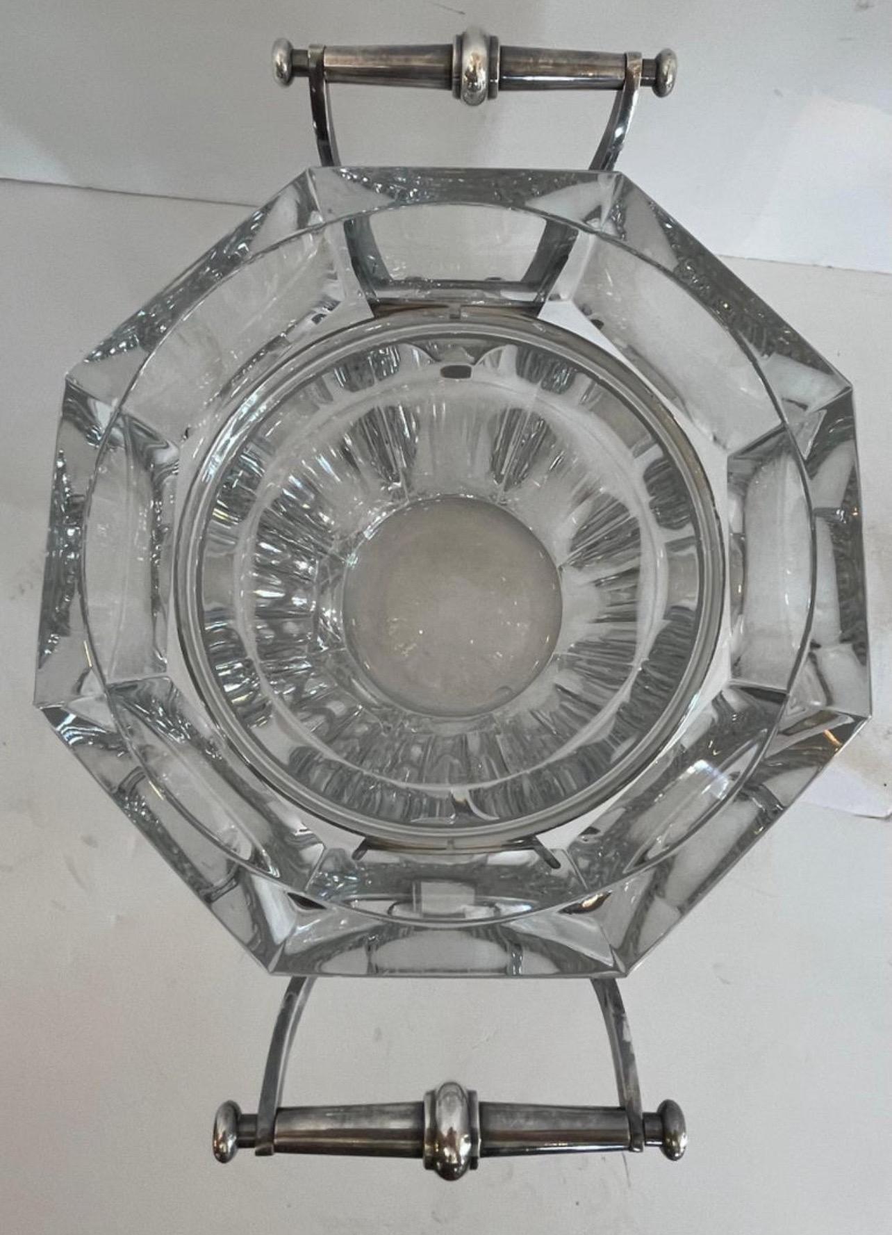 Moderne Baccarat Moulin Rouge Harcourt-Kristall-Champagnerkühler-Eiskübelvase aus Harcourt-Kristall im Zustand „Gut“ im Angebot in Roslyn, NY