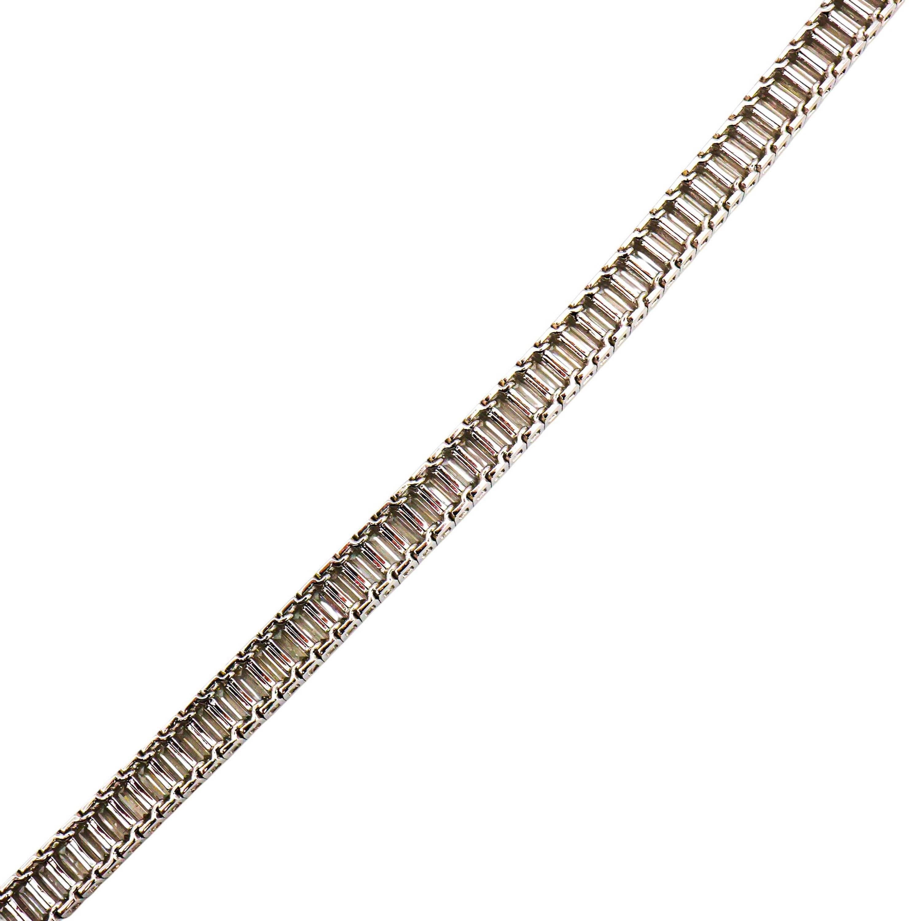 The Moderns Bracelet en diamant taille baguette et platine, 11,46 carats Neuf - En vente à London, GB