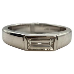 Modern baguette diamond ring 18KT gold VS