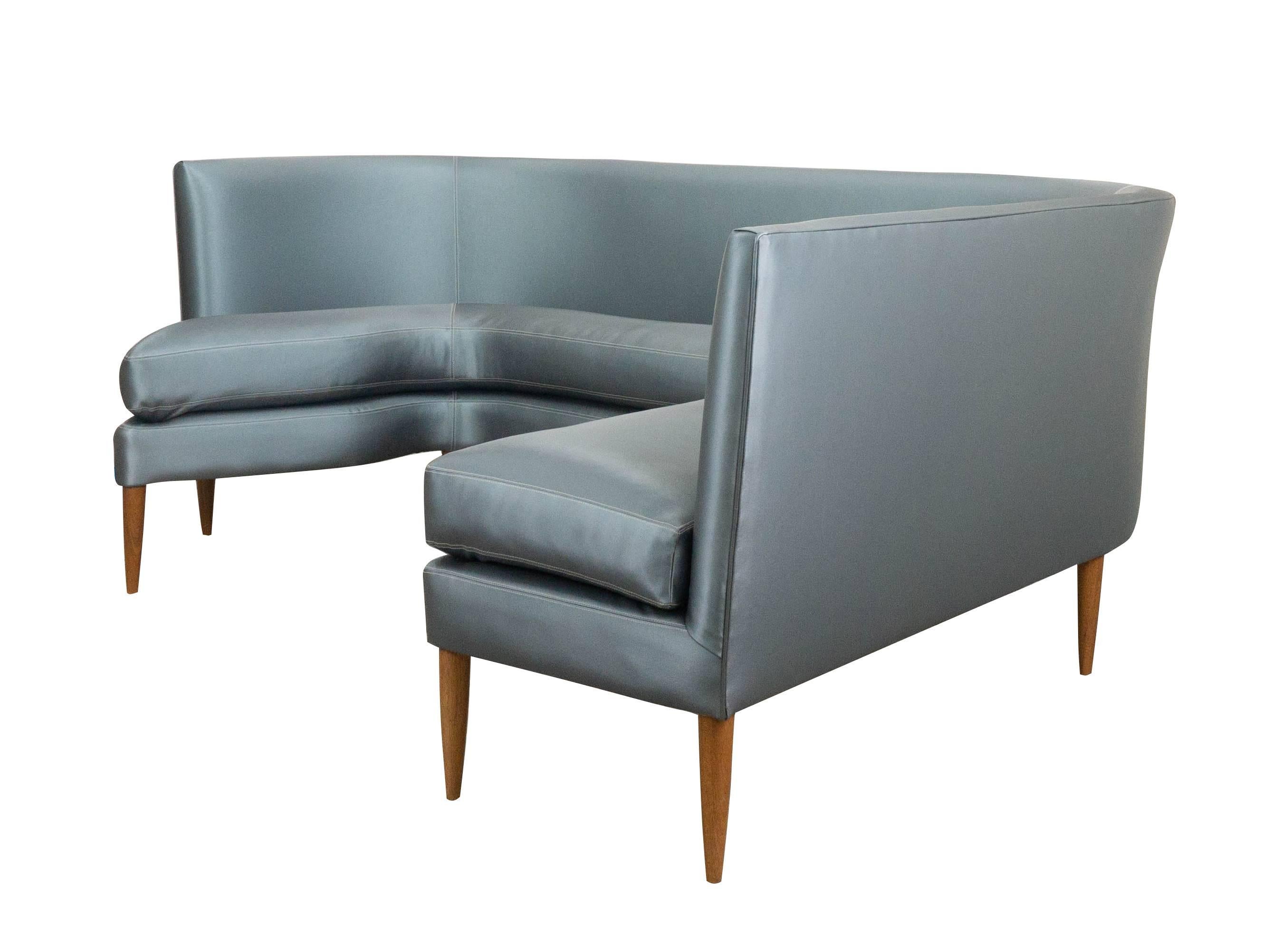 Moderne moderne Banquette, anpassbar (21. Jahrhundert und zeitgenössisch) im Angebot