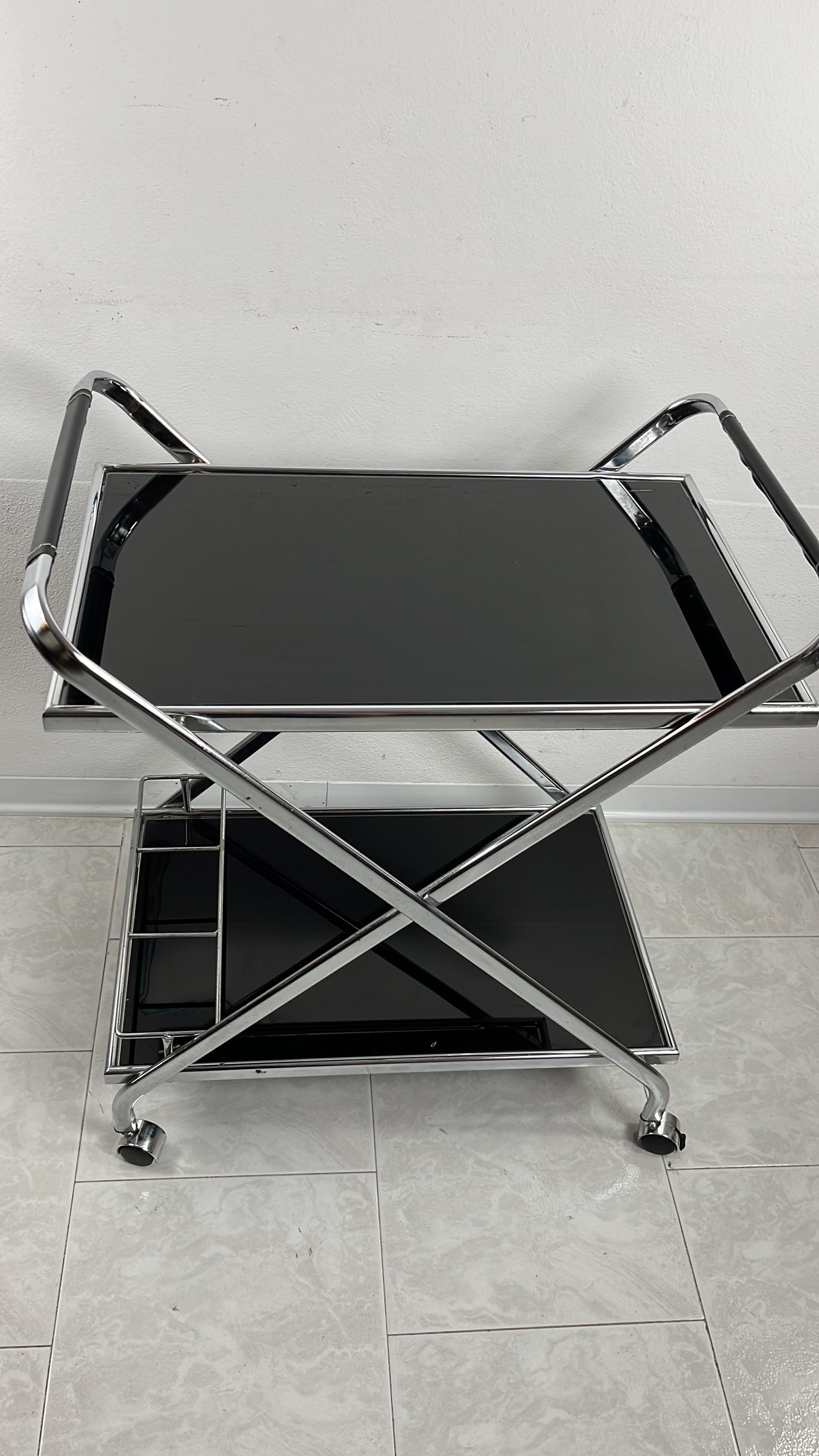Modern Bar Cart  Italian Design 1980s For Sale 5