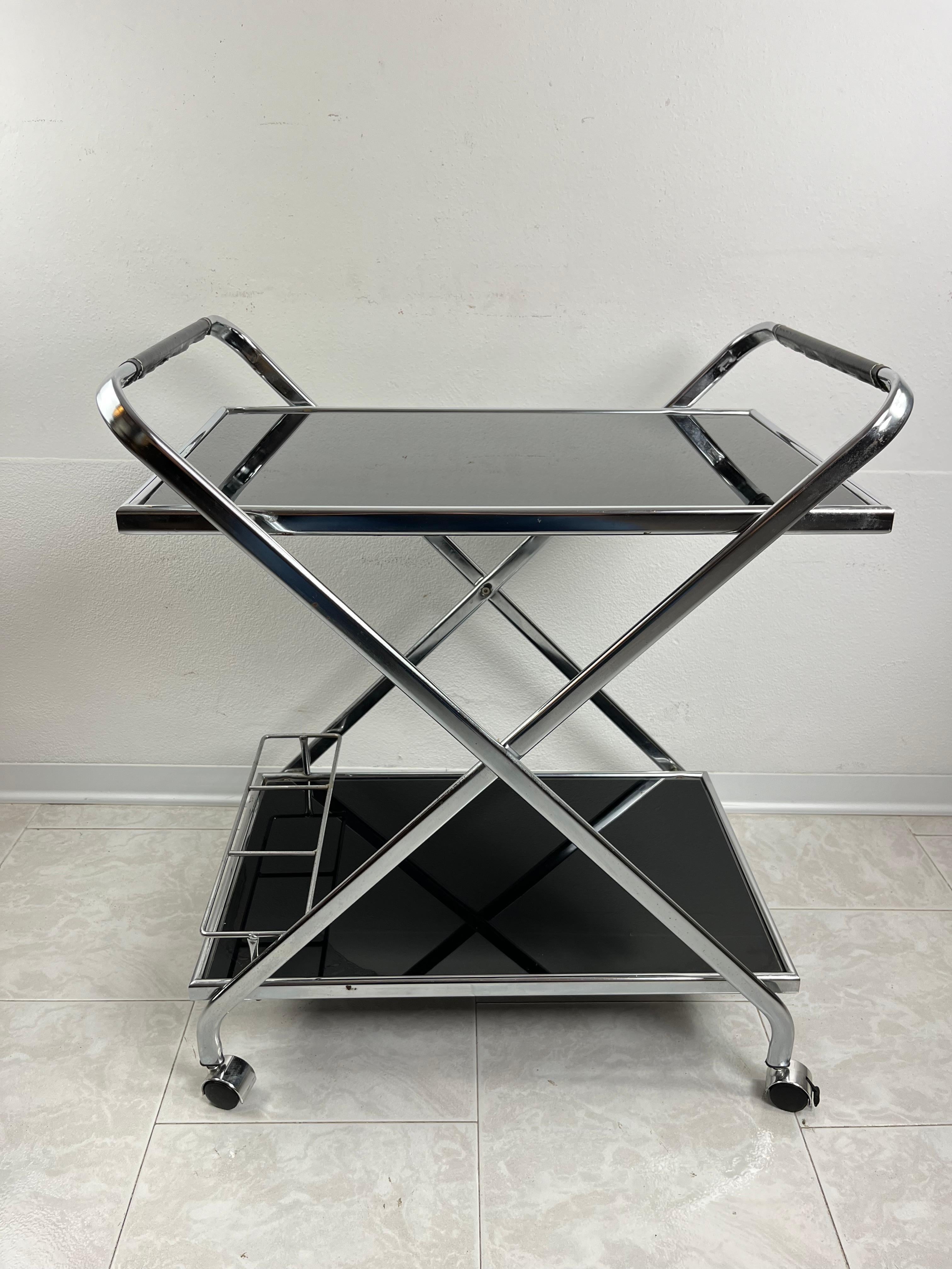 Modern Bar Cart  Italian Design 1980s For Sale 4