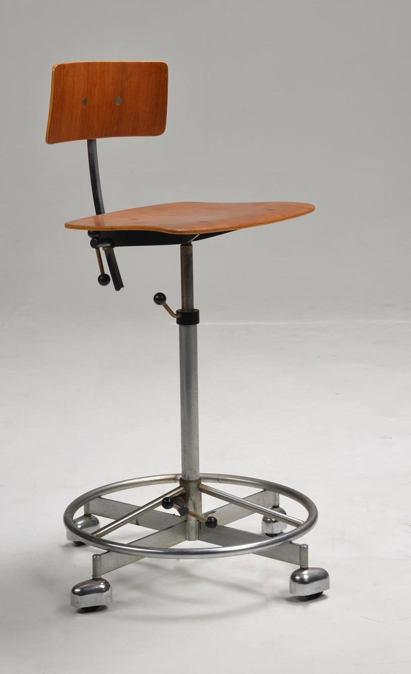 Moderner Barhocker von Jorgen Rasmussen für Kevi im Angebot 4