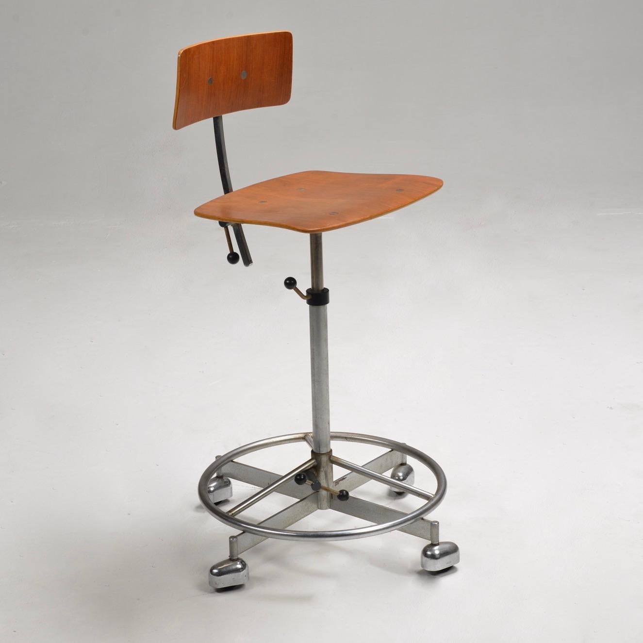 Moderner Barhocker von Jorgen Rasmussen für Kevi (Moderne der Mitte des Jahrhunderts) im Angebot