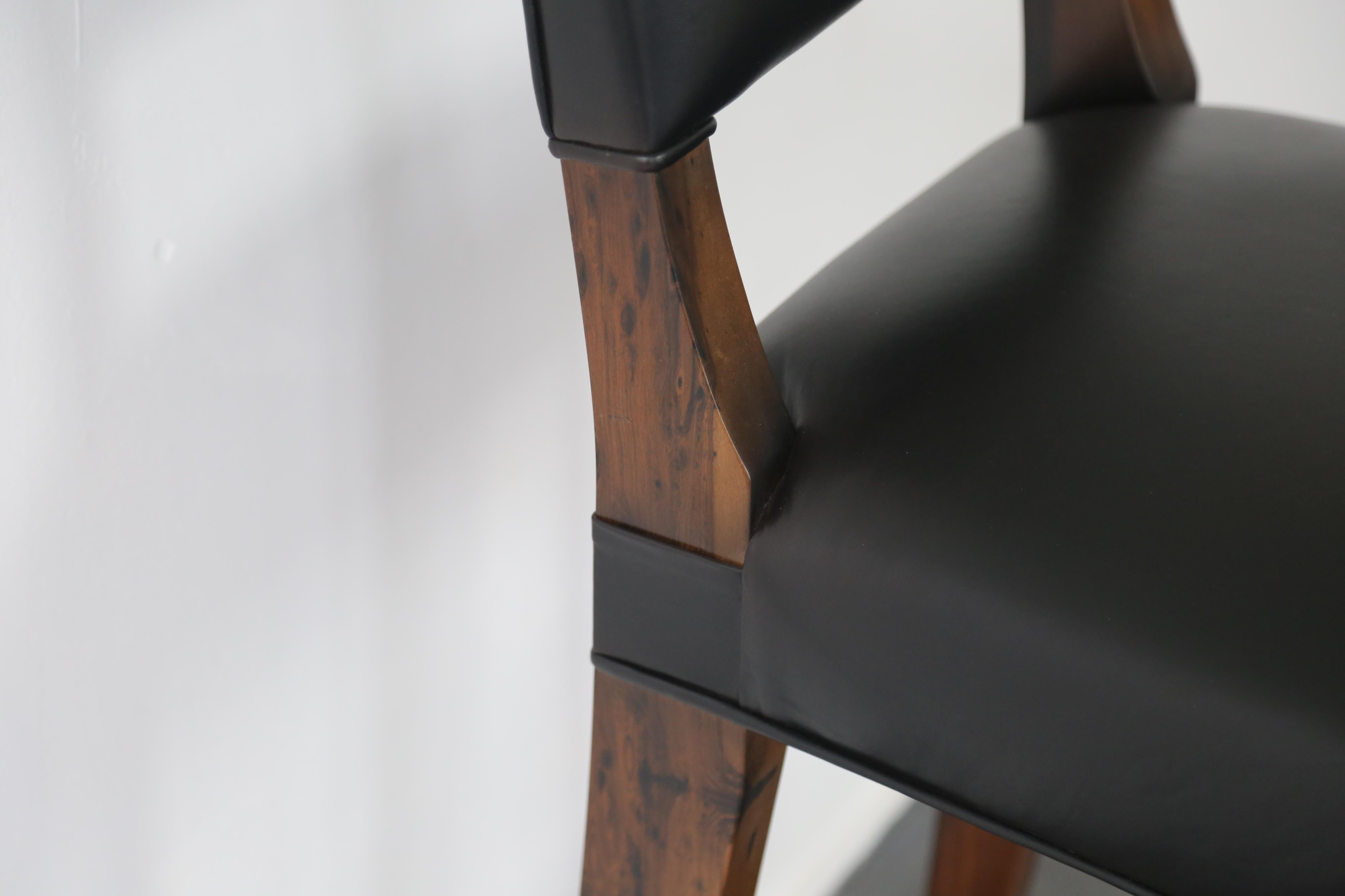 Moderner moderner Barhocker aus Argentinischem Exotischem Holz und Leder von Costantini, Bruno im Angebot 3