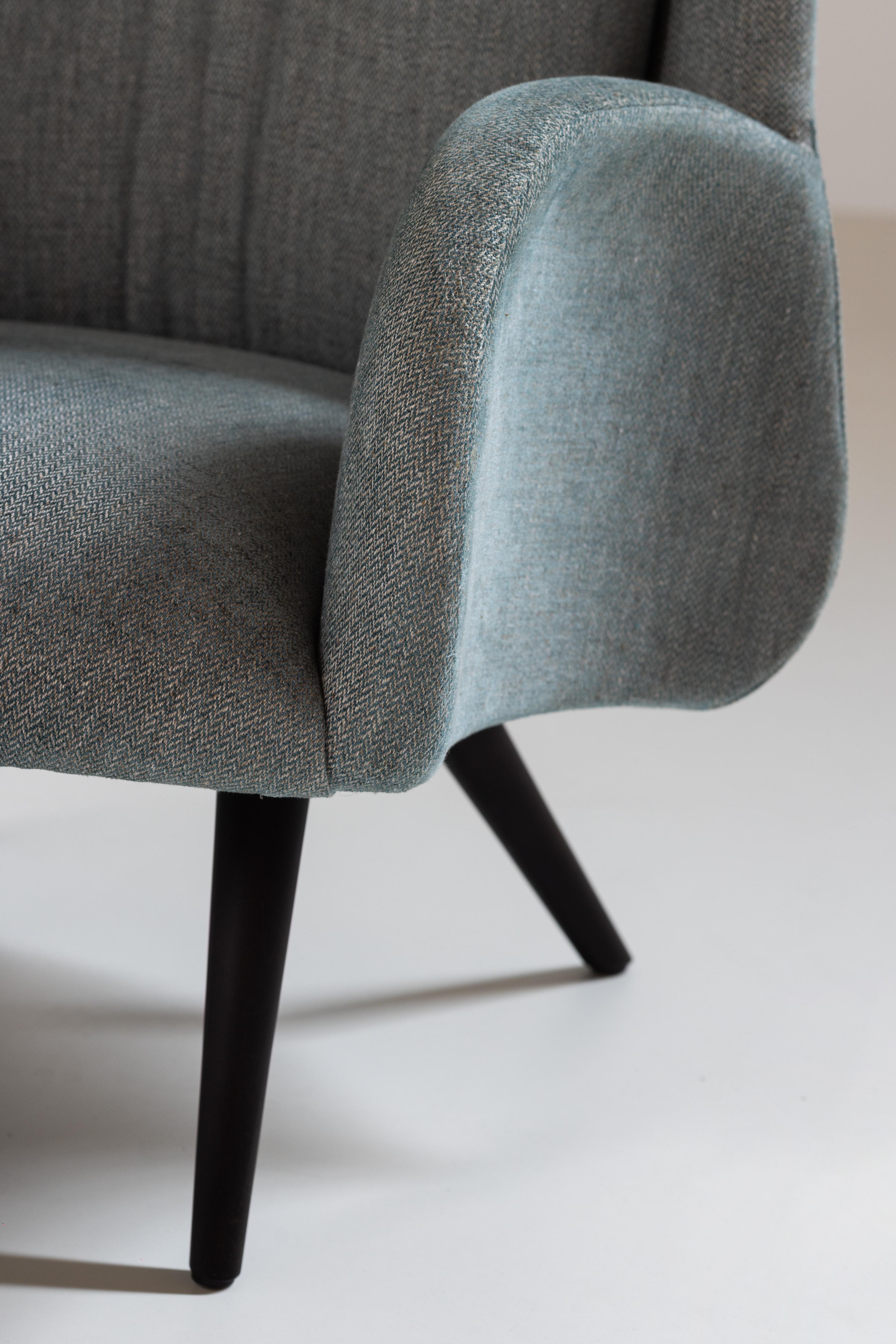 Portugais Fauteuil de salon moderne Barao, chevron bleu vert, fabriqué à la main au Portugal par Greenapple en vente