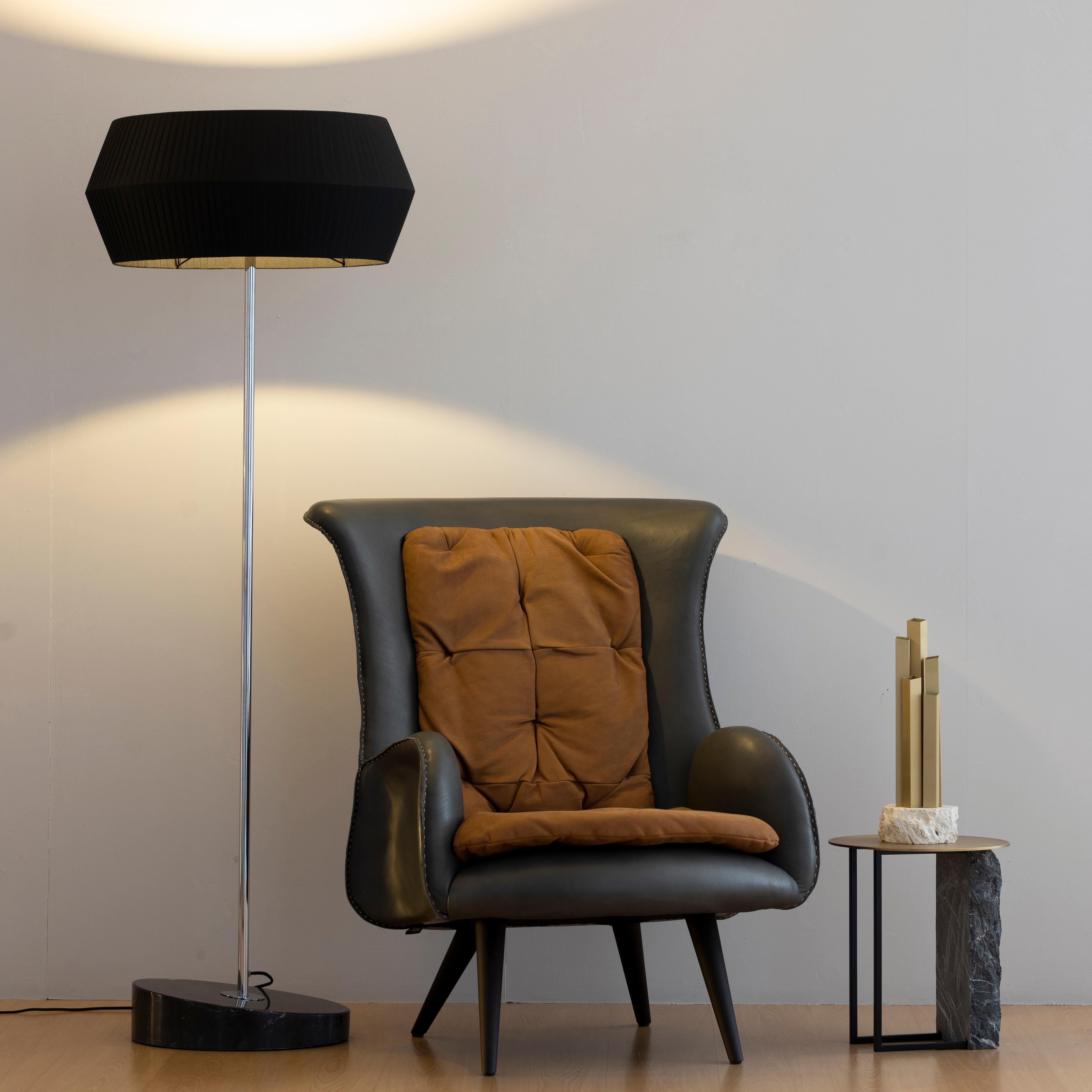 Silla Barao Lounge Moderna, Piel Caramelo, Hecha a Mano en Portugal by Greenapple Siglo XXI y contemporáneo en venta