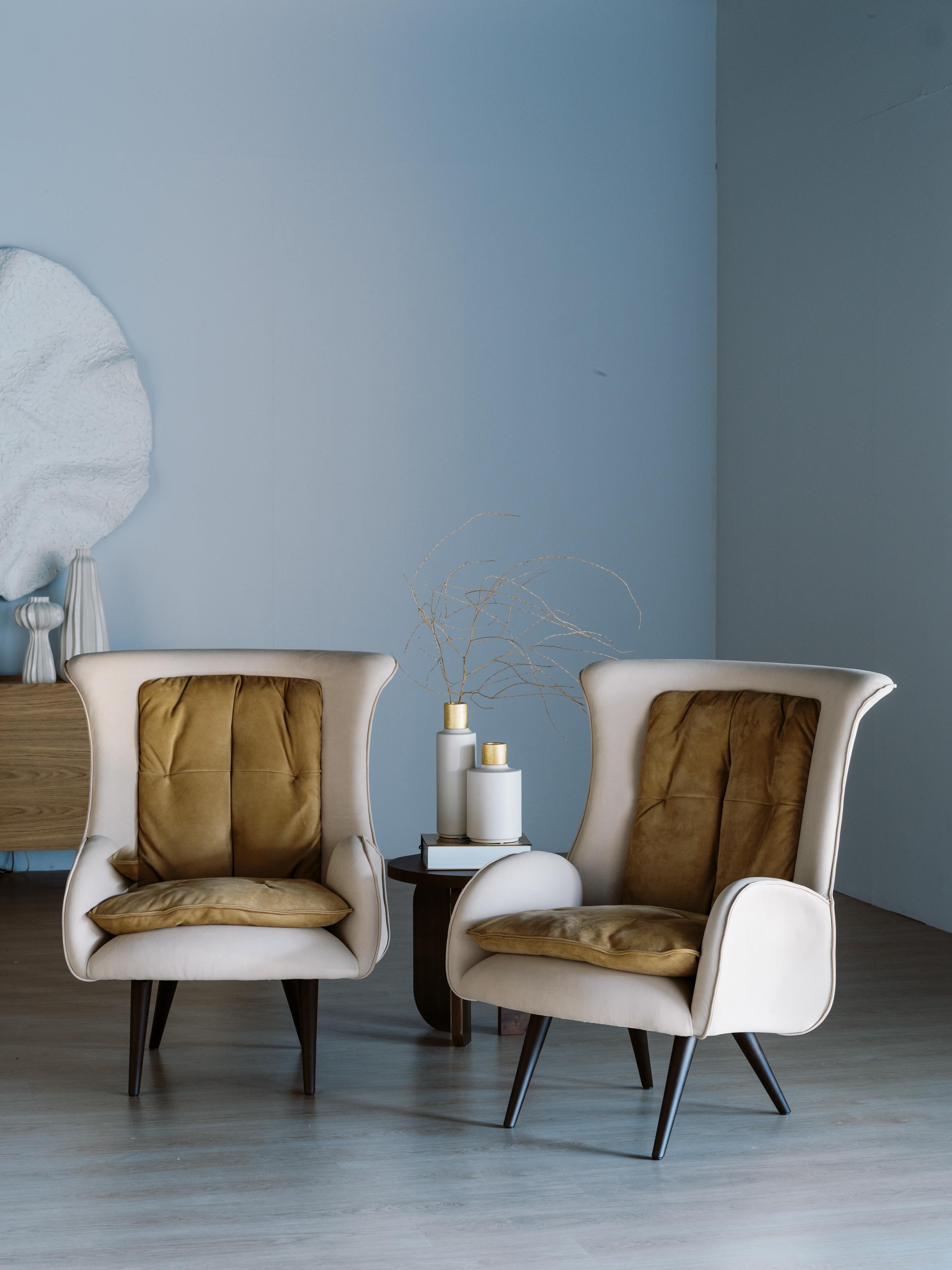 Moderner Barao Loungesessel, beige Nubuck Leder, handgefertigt Portugal von Greenapple (21. Jahrhundert und zeitgenössisch) im Angebot