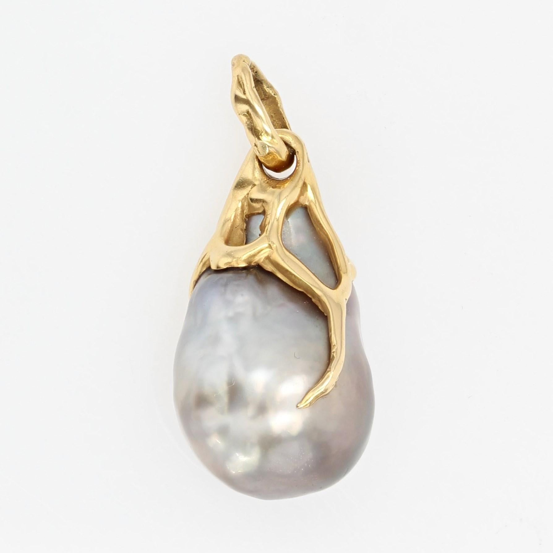 Modern Baroque Grey Pearl 18 Karat Yellow Gold Pendant For Sale 5