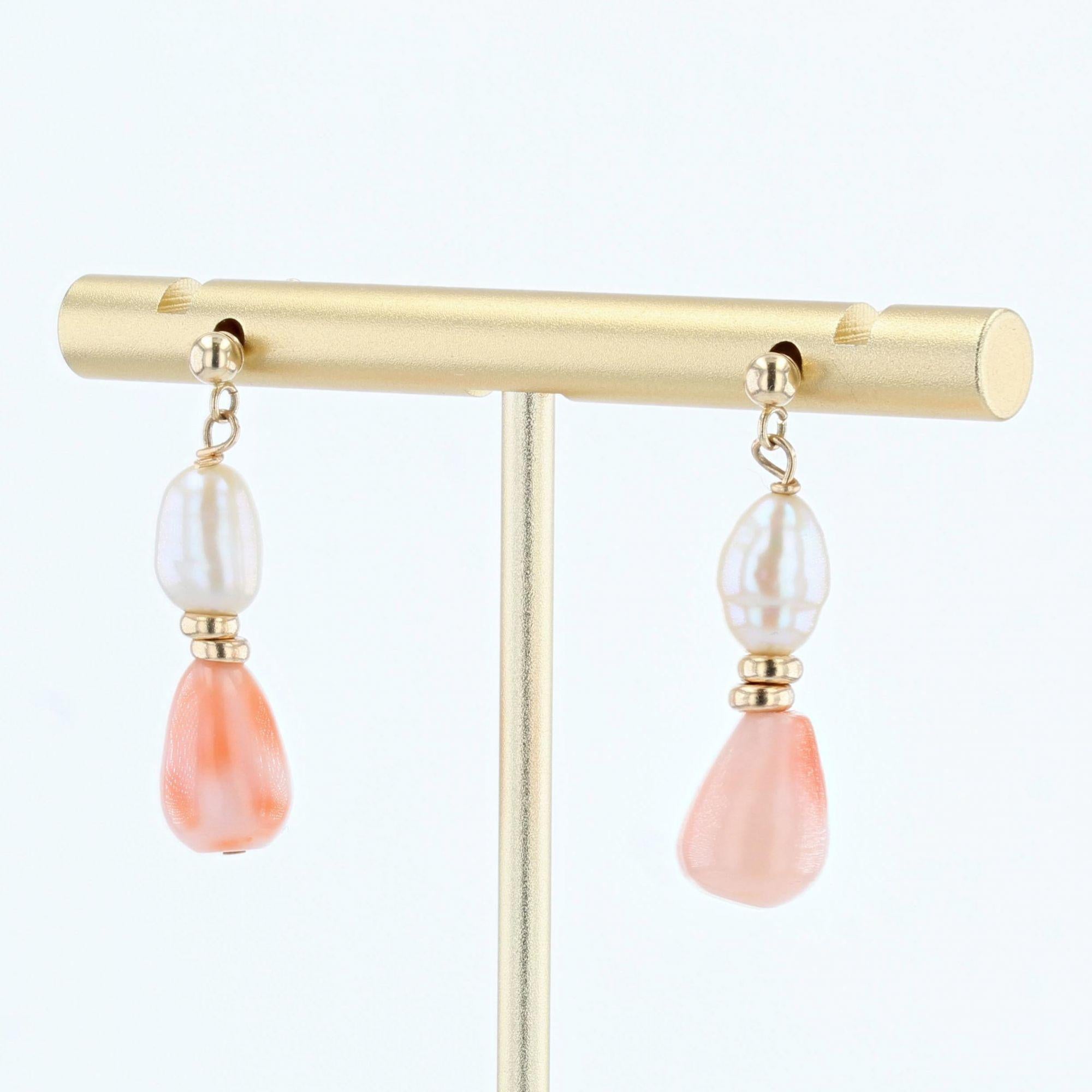 Modern Baroque Pearl Coral Glass Yellow Gold Dangle Earrings In Good Condition In Poitiers, FR