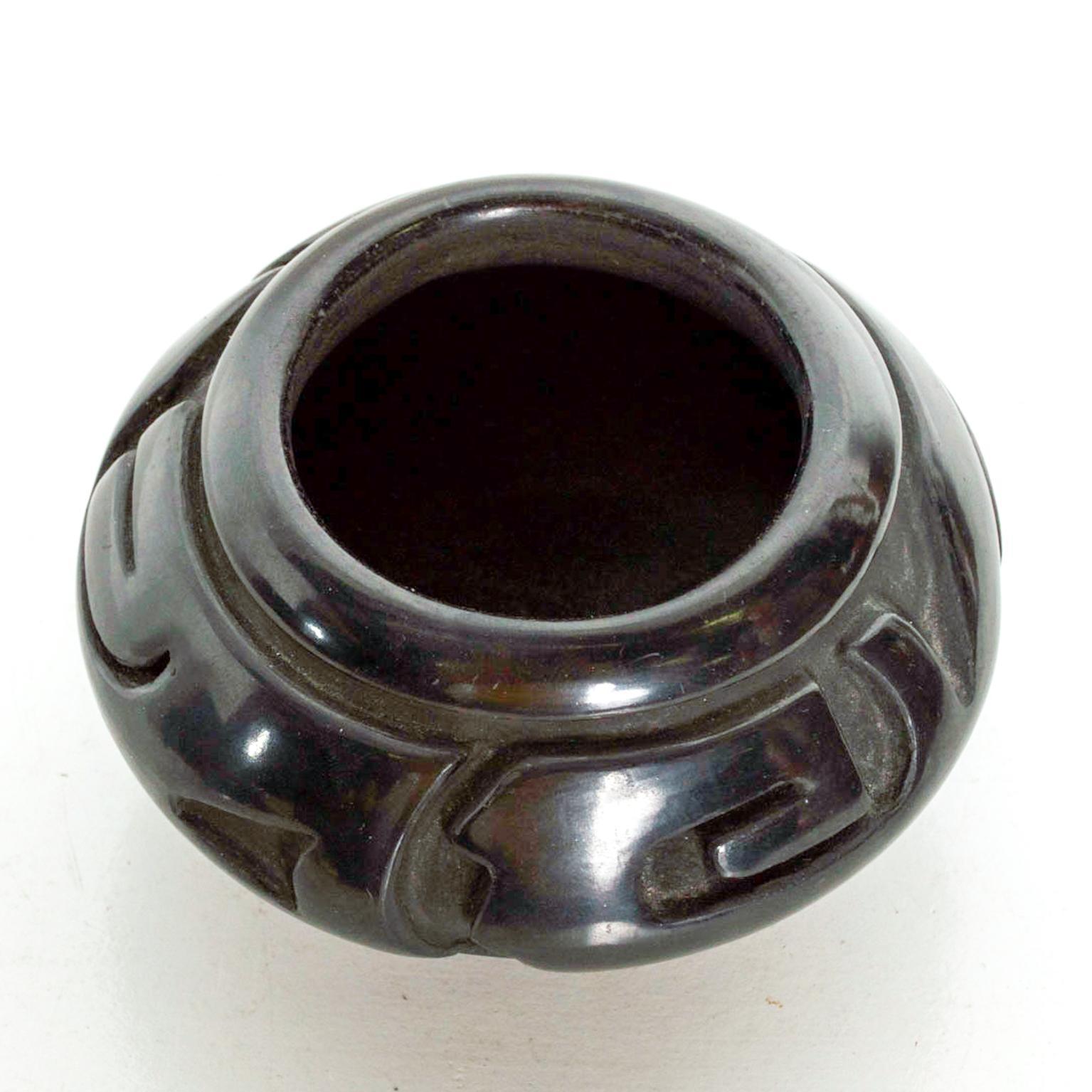 Native American Santa Clara Pueblo Black Pottery Vase Margaret Tafoya Southwest New Mexico